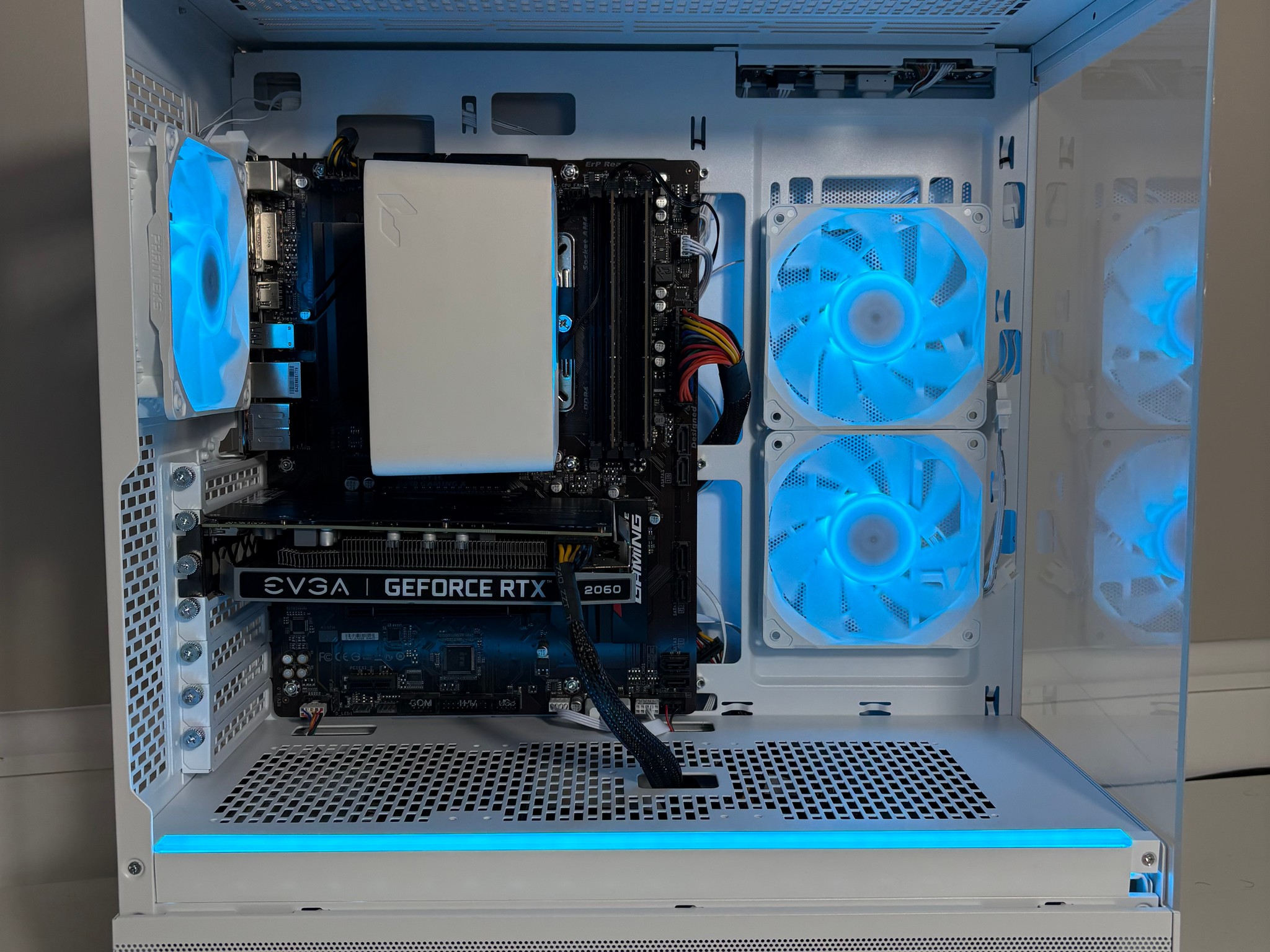 Clean White Gaming PC - Nvidia RTX 2060 6GB, Ryzen 5 3600, 16GB, 512GB SSD