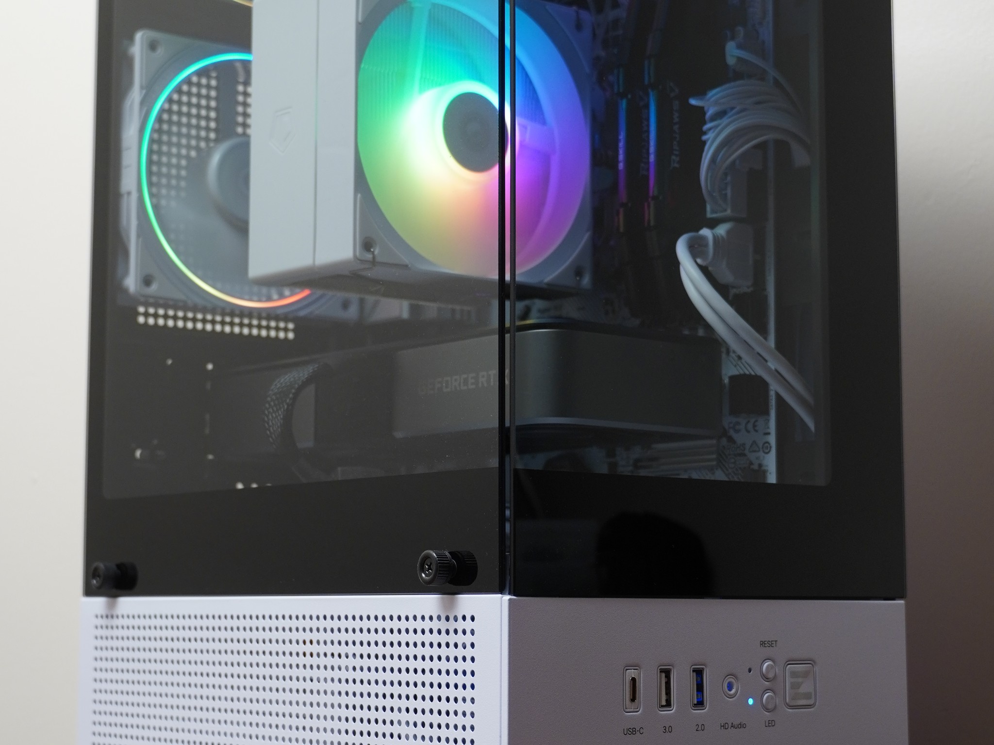 White Gaming Pc | Ryzen 7 5700X | RTX 3070 | DDR4 16GB | 512GB NVMe | Win 11 Pro (Activated)