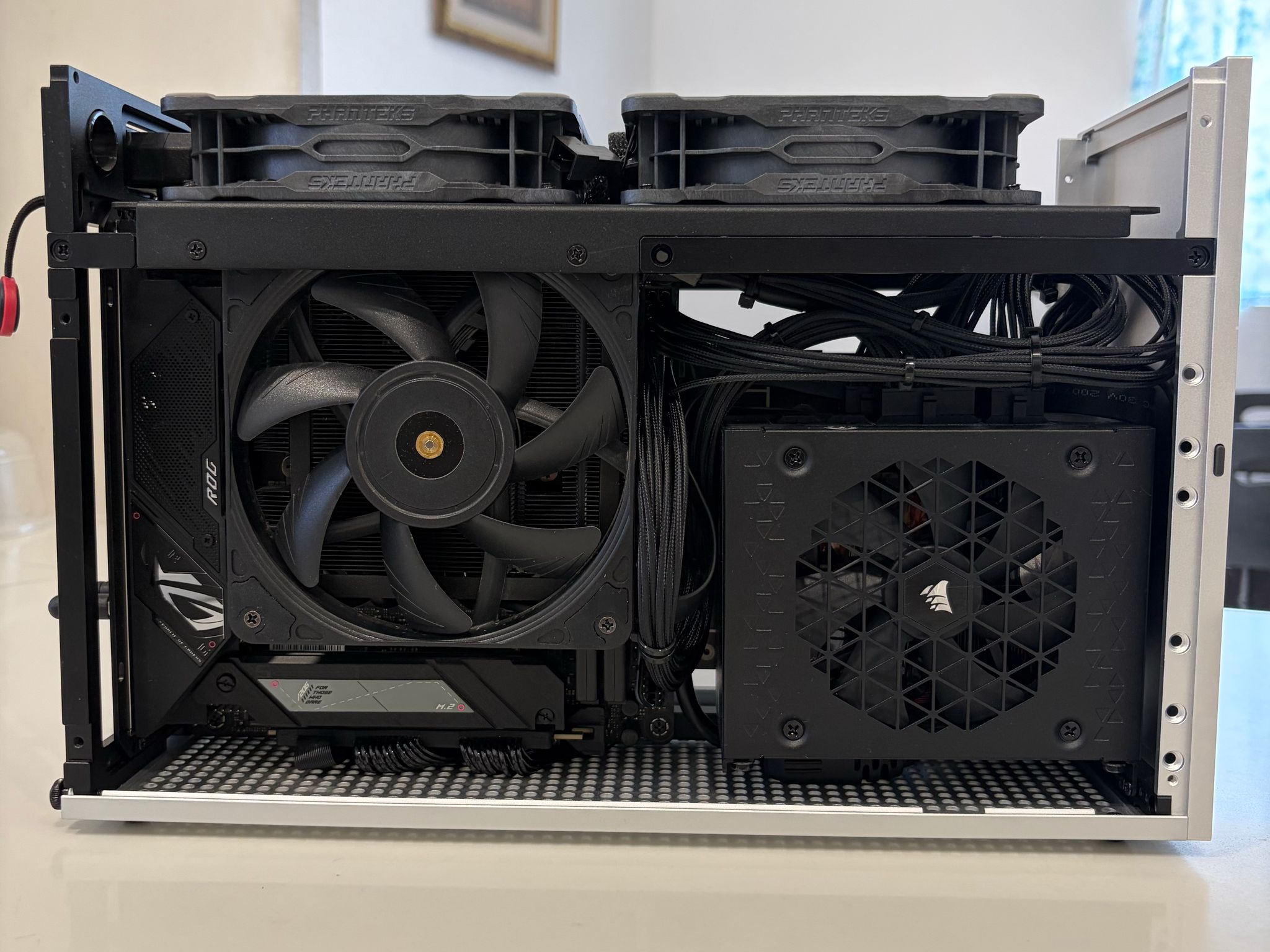ITX RTX 5070 TI + R7 9800X3D