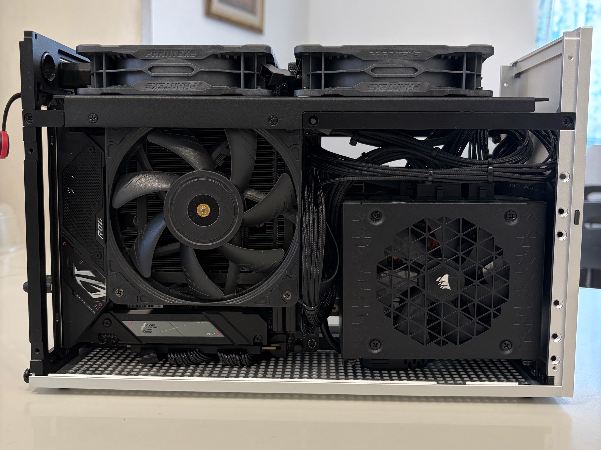ITX RTX 5070 TI + RYZEN 7 9800X3D