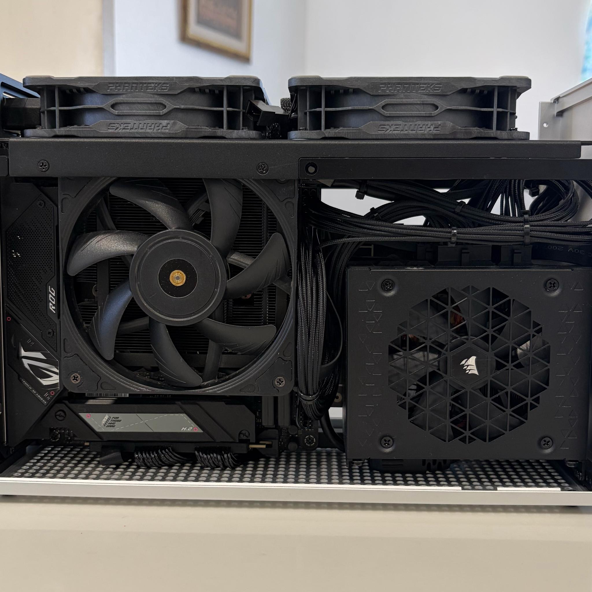 ITX RTX 5070 TI + RYZEN 7 9800X3D