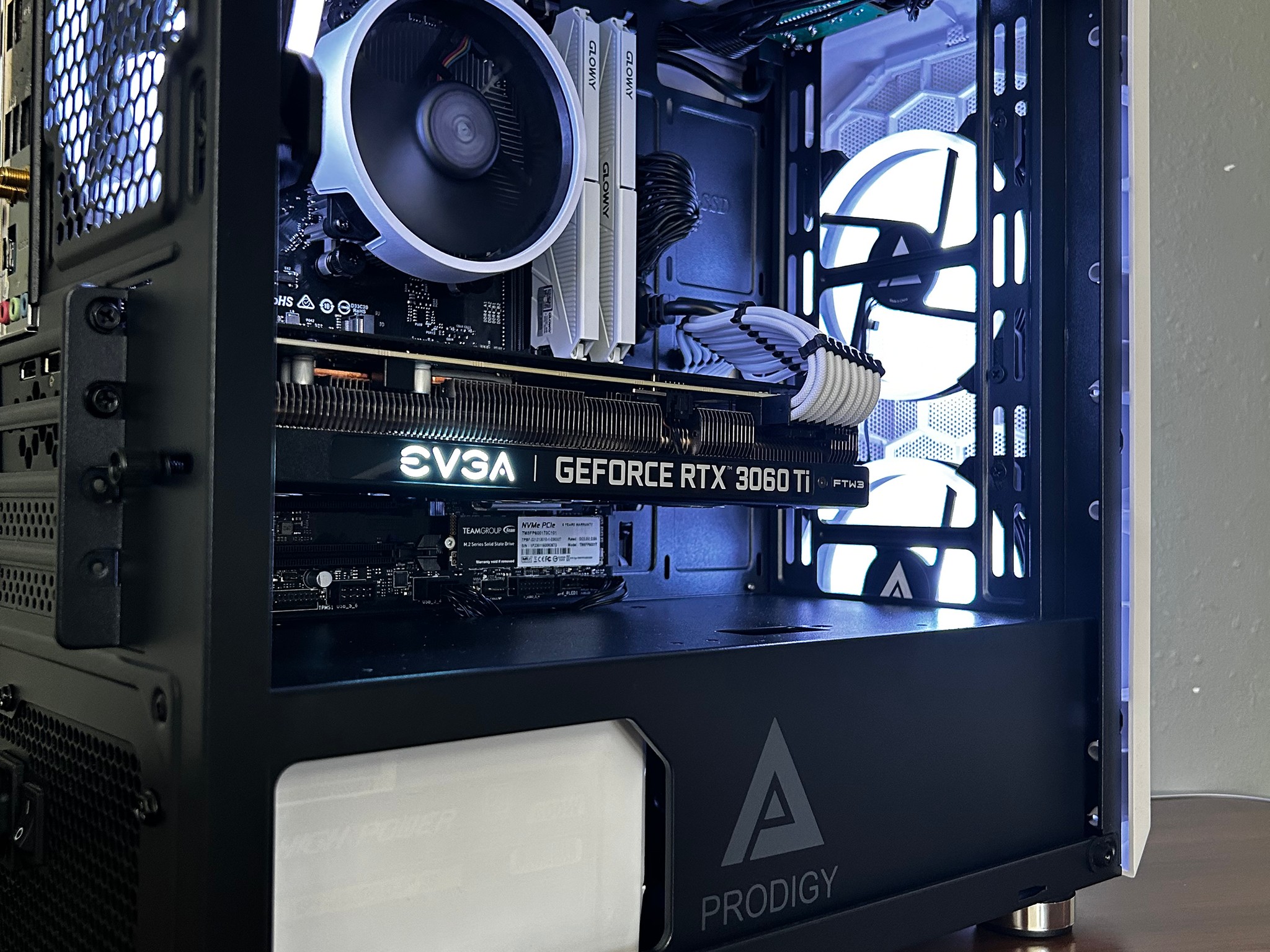 EVGA RTX 3060 Ti | Ryzen 5 5600 | 16GB Gloway 3200Mhz | 1TB NVME