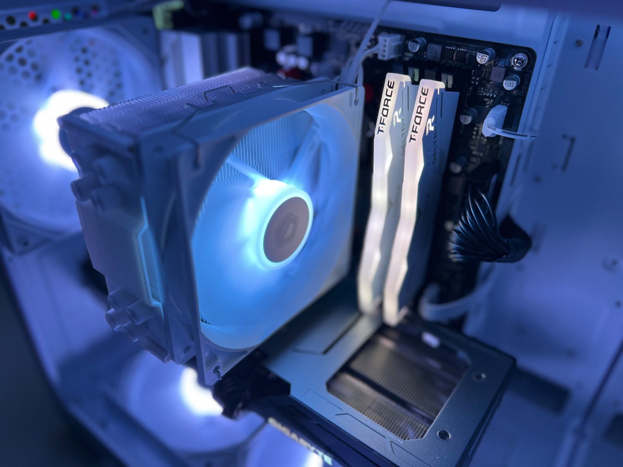 R5 7600 + 3060 Ti | 16GB DDR5 | 1TB NVMe | 1080p Beast Gaming PC