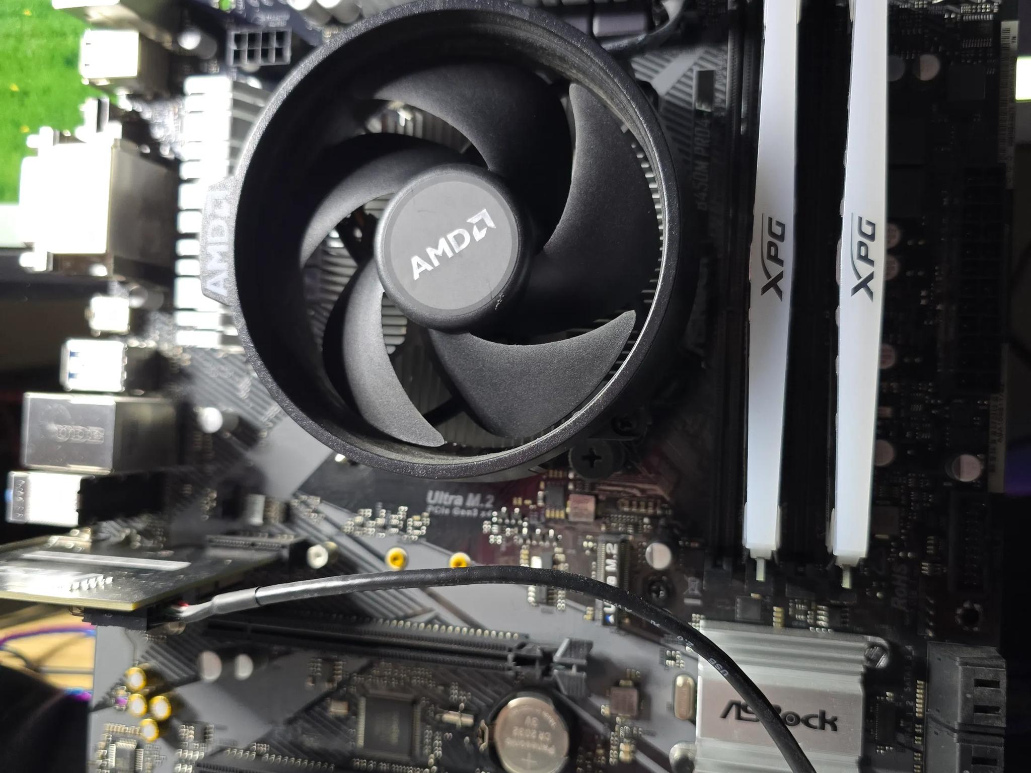 Ryzen 5 3600/ ASRock B450m Pro / 16gb 3200mhz Ram / 750W PSU / WiFi Card