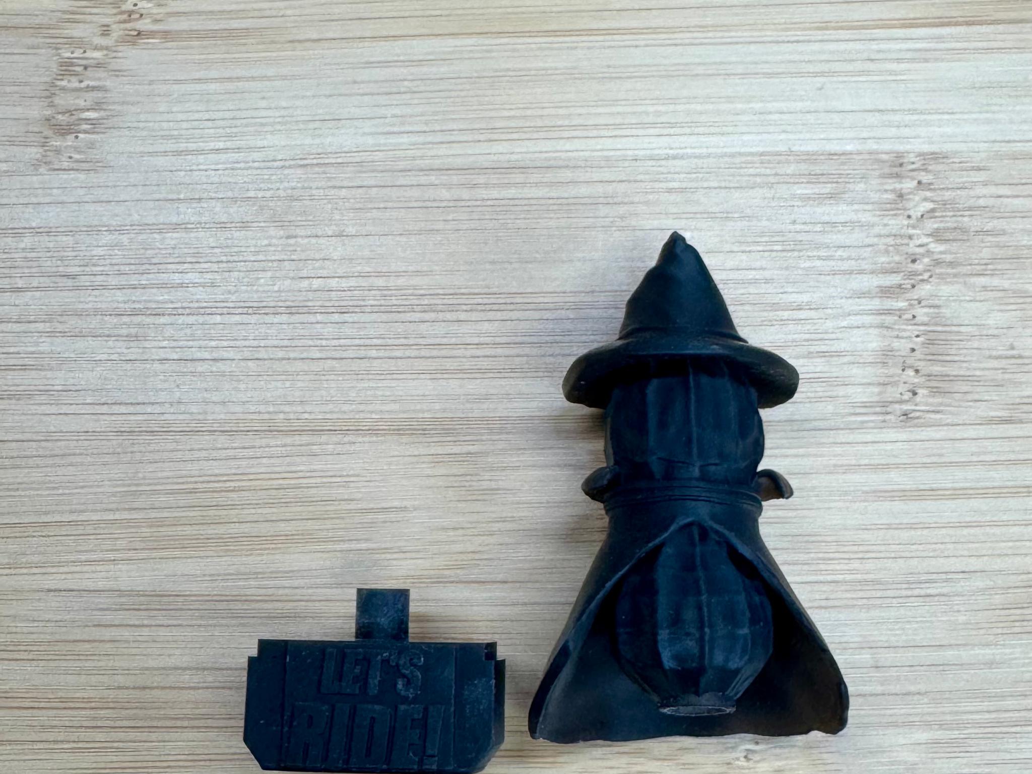 The Burnt Peanut Figurine - Let's Ride! Wizard Outfit - Twitch YouTube Streamer