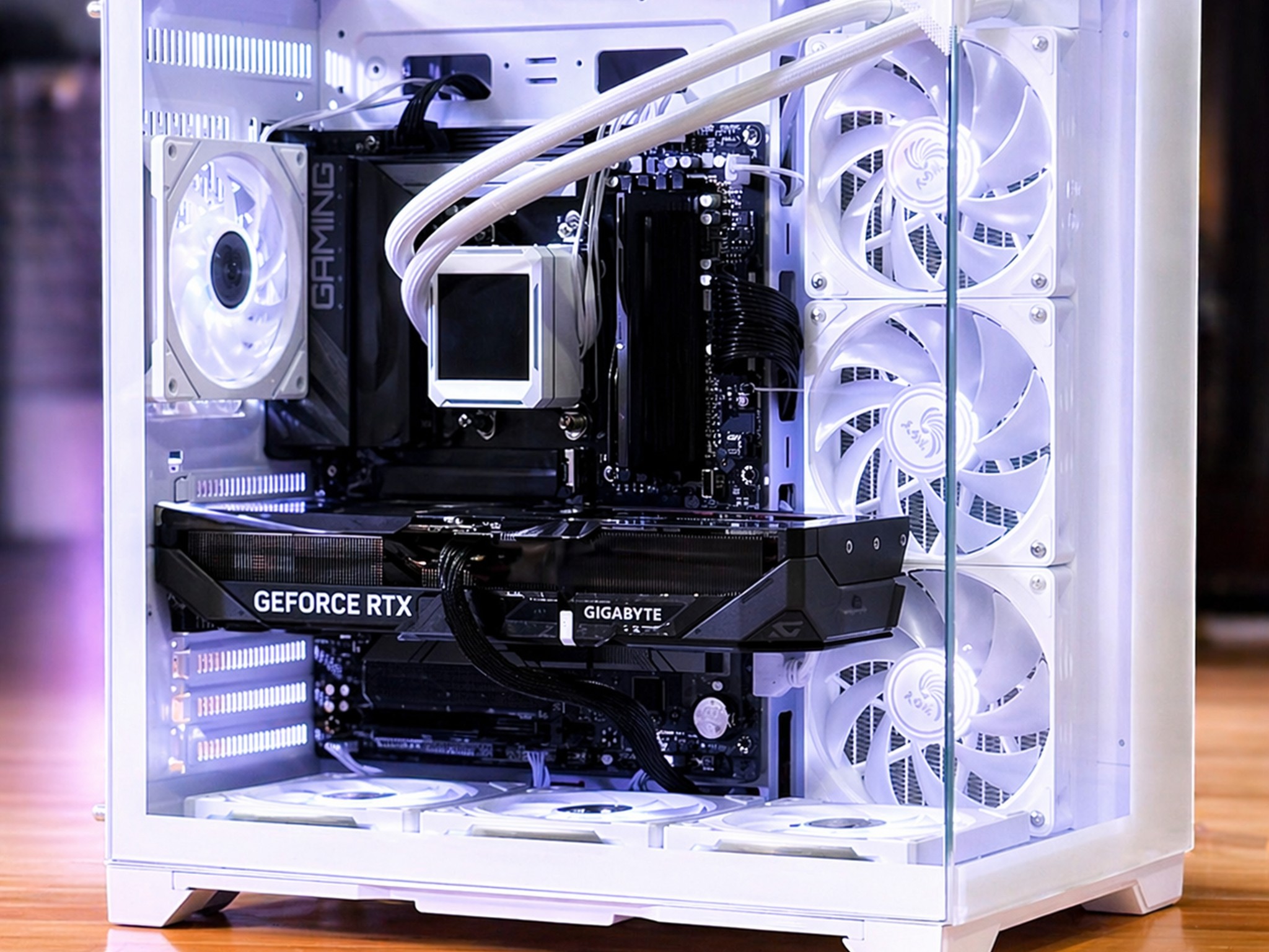 RTX 5070 & 7800x3d Gaming PC