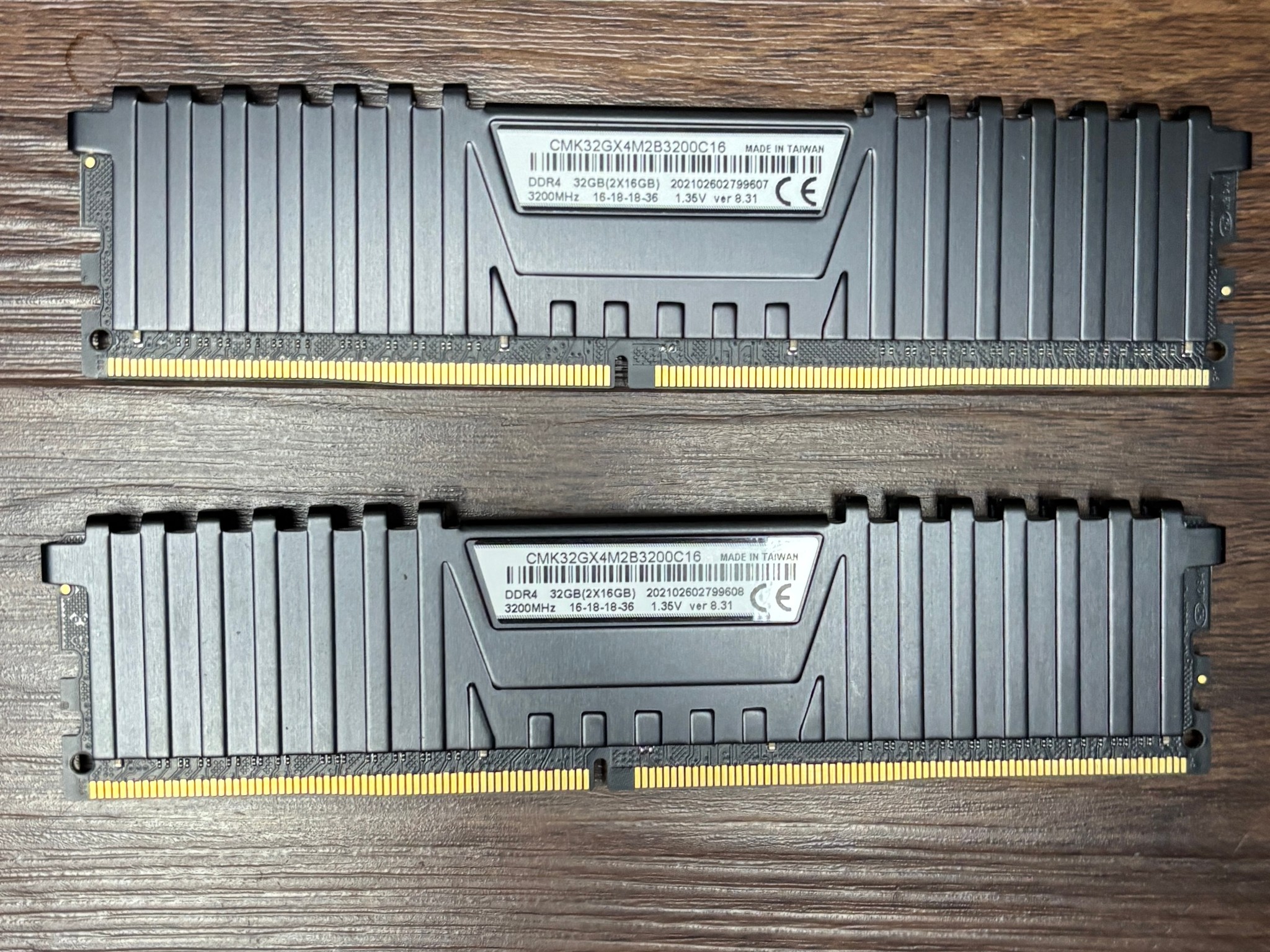 Corsair Vengeance LPX DDR4 32GB (2x16GB) 3200MHz DIMM RAM 288-Pin