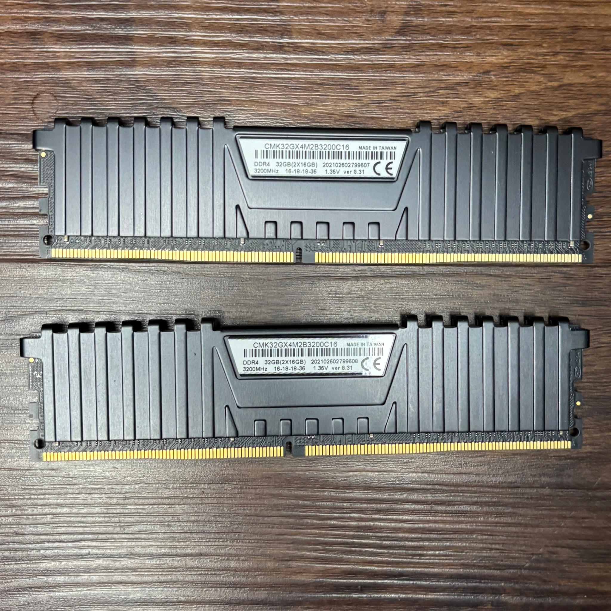 Corsair Vengeance LPX DDR4 32GB (2x16GB) 3200MHz DIMM RAM 288-Pin