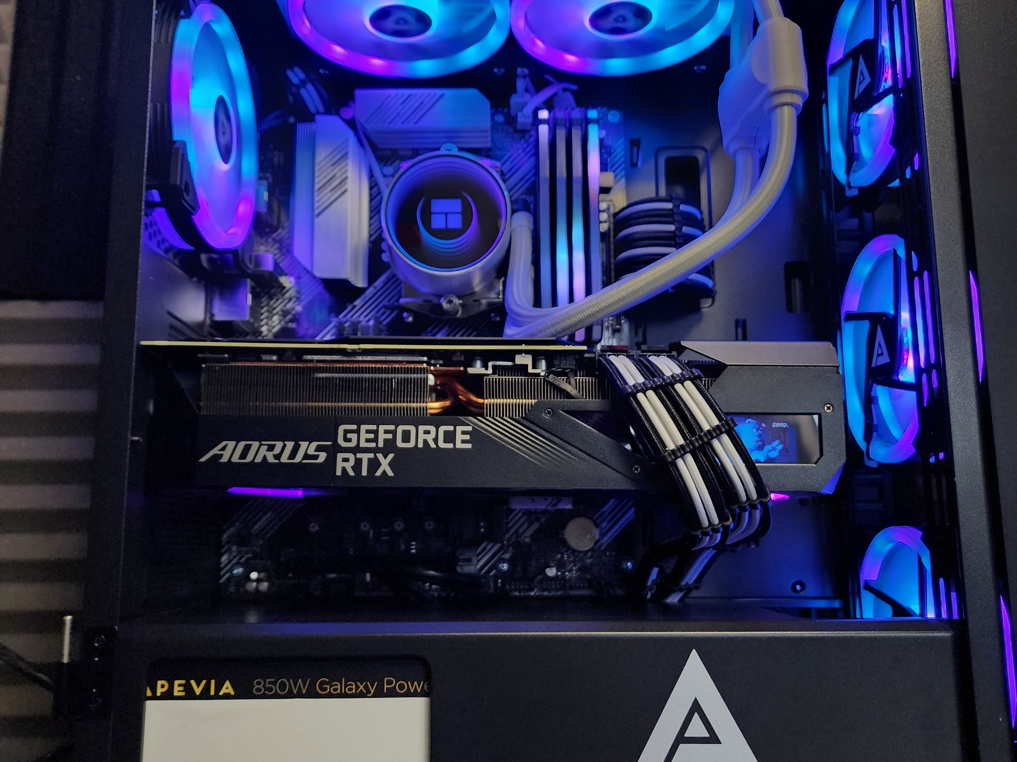 🖤💙💛 Aorus RTX 3080 Master // AMD Ryzen 7 5700G // Corsair Vengeance 32GB 3200MHz // MSI 1TB NVMe
