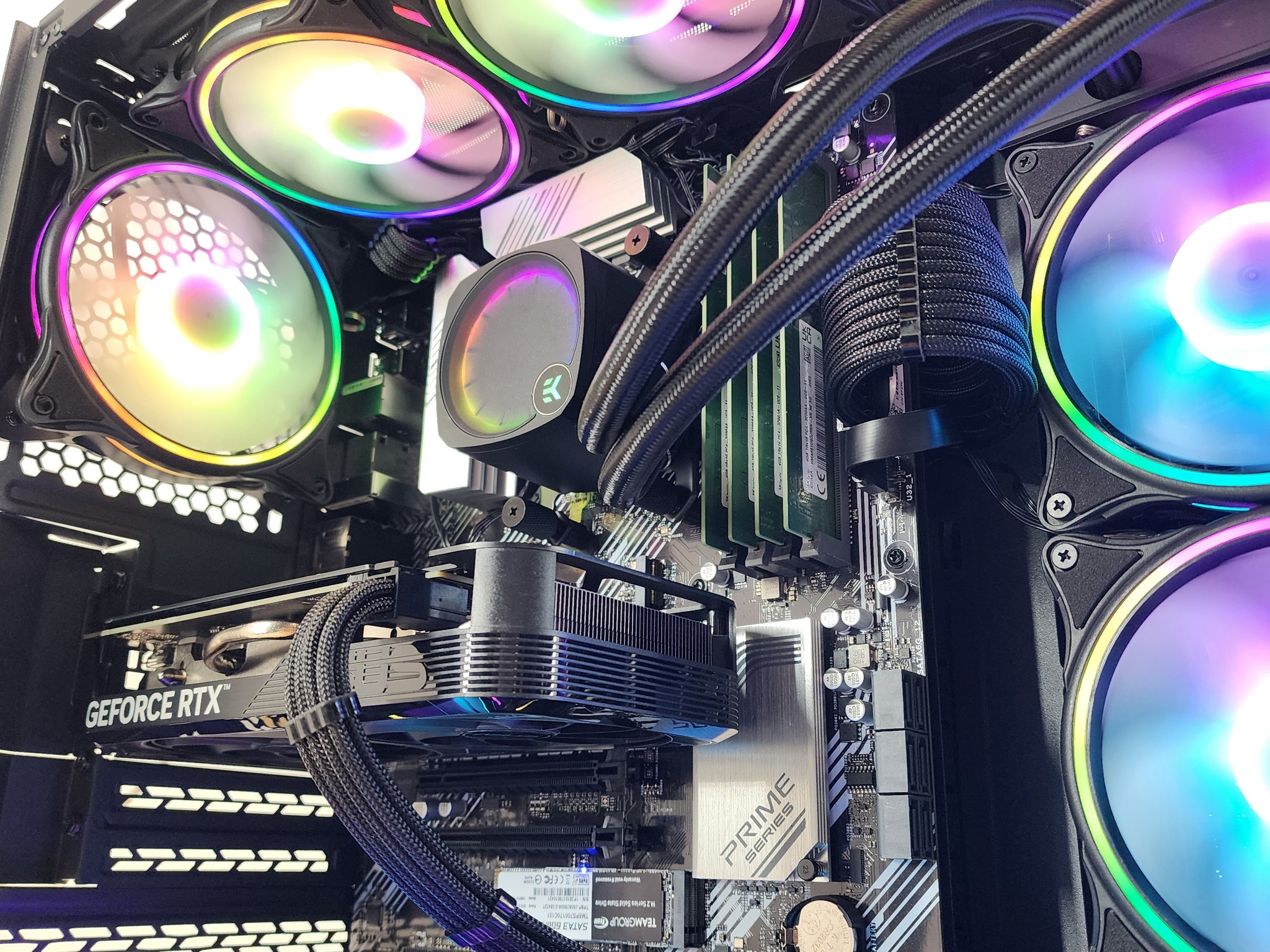 Gaming PC Ryzen 7 5700X 16GB RAM 1TB SSD RTX 4060 8GB Windows 11 Computer