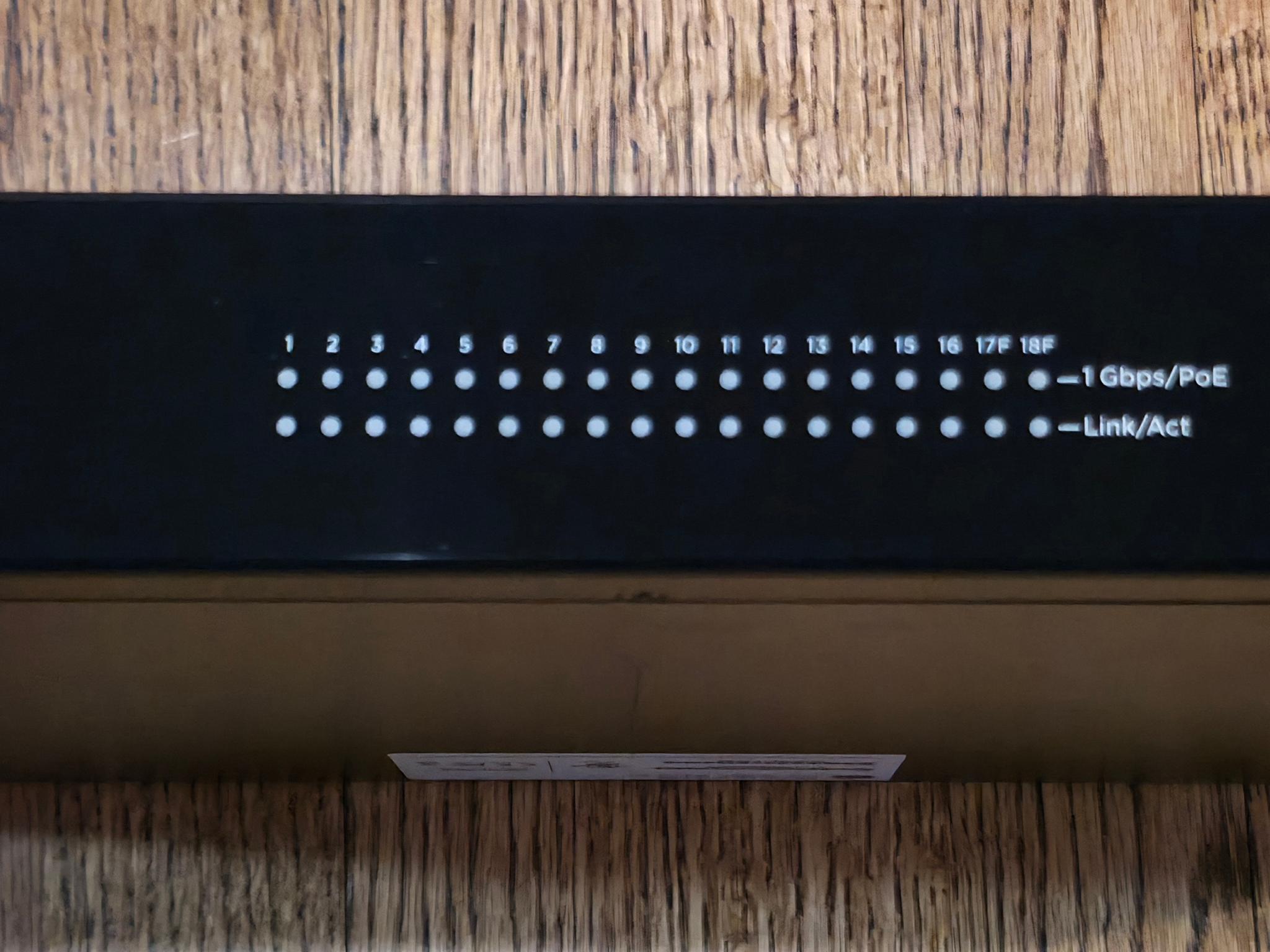 ARAKNIS  AN-310-SW-R-16-POE