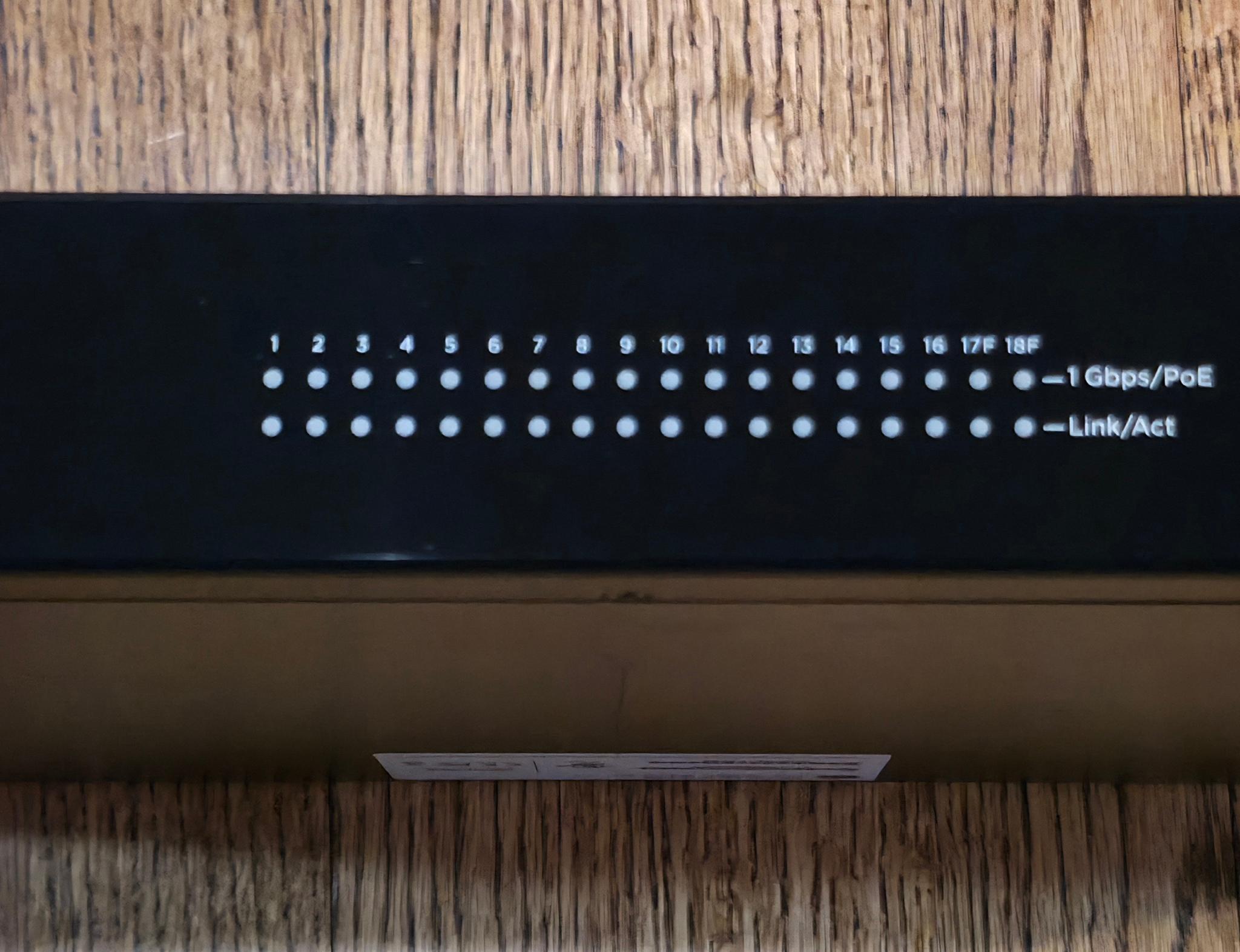 ARAKNIS  AN-310-SW-R-16-POE
