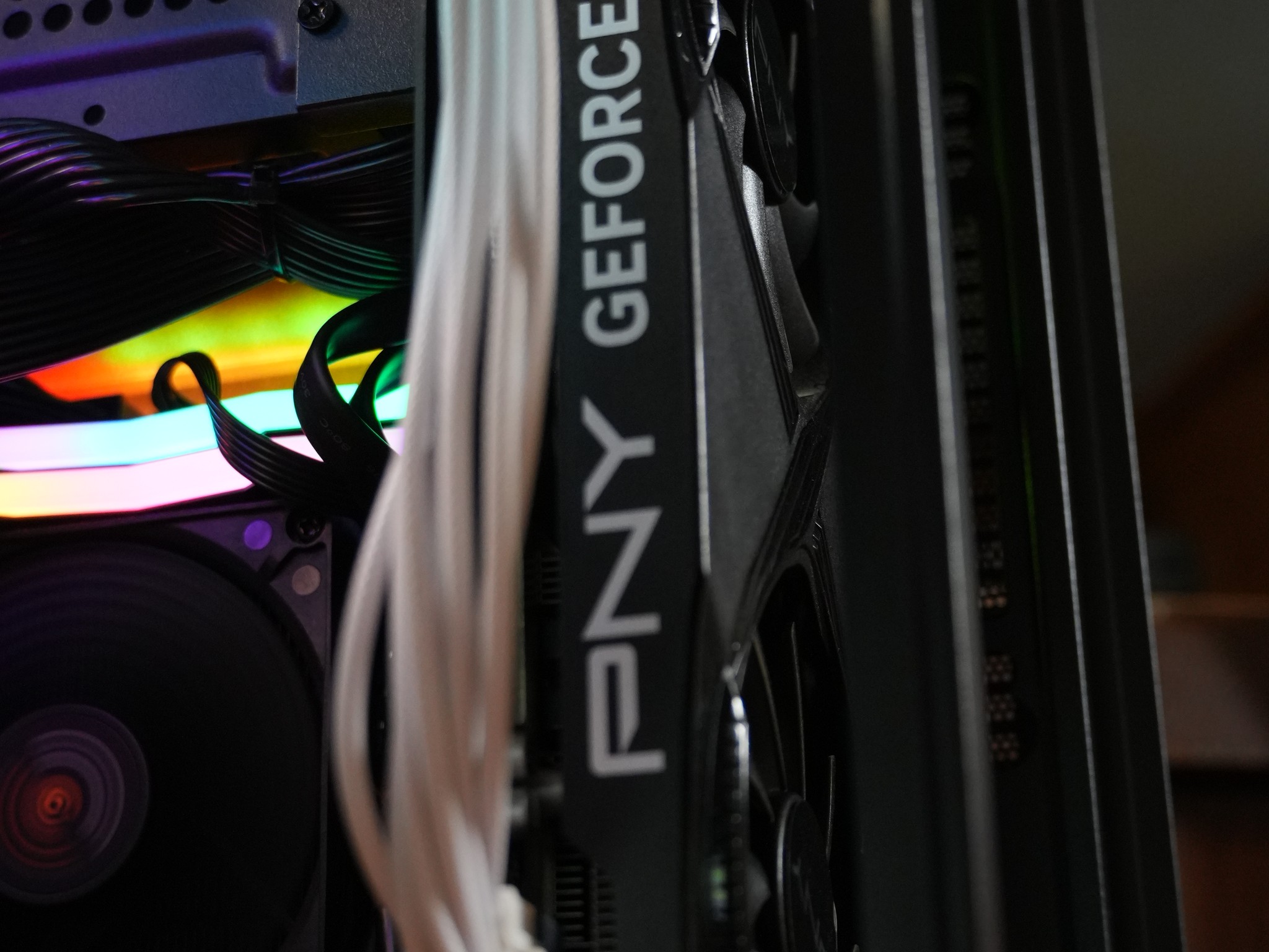 Looming Tower II | RYZEN 5 5600X | RTX 5060 TI 8G | 32GB DDR4 | 1TB NVME | WINDOWS 11 PRO + WIFI.BT