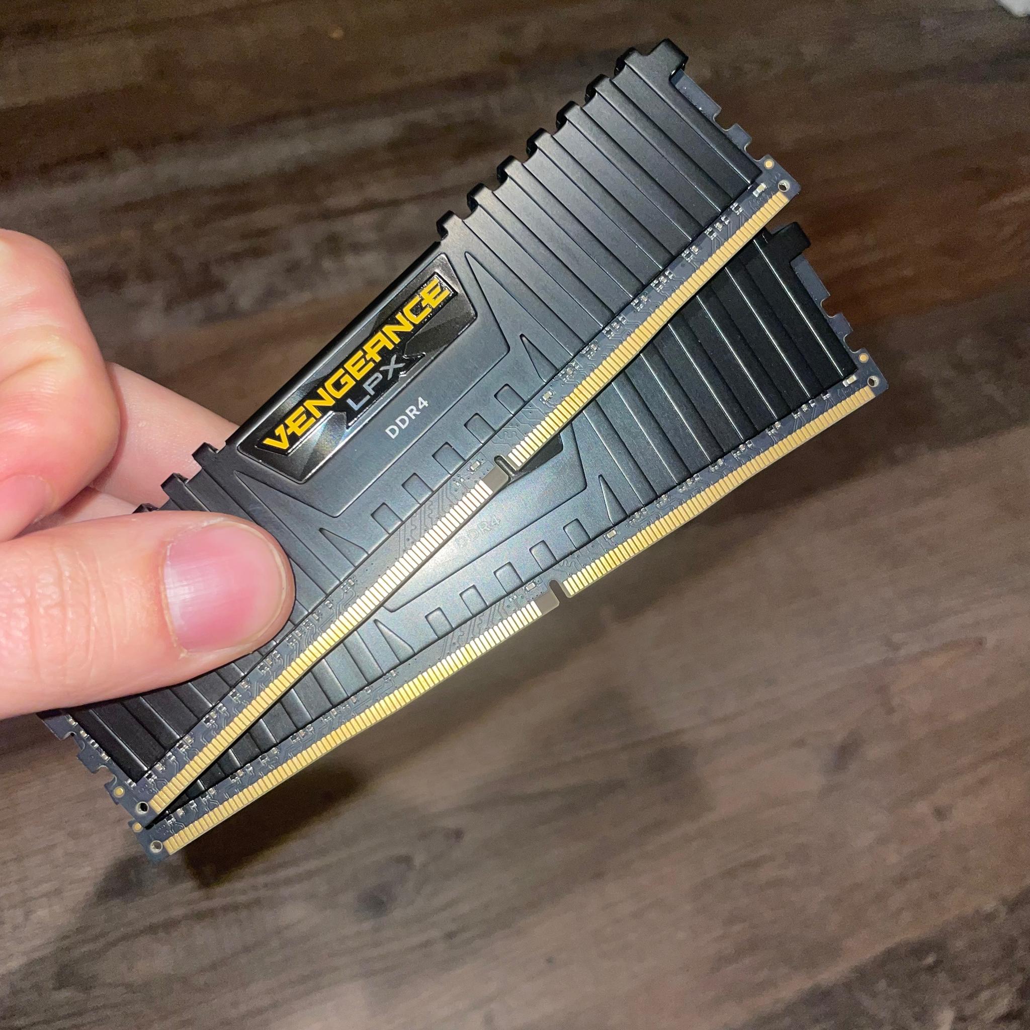 Black Corsair Vengeance DDR4 RAM