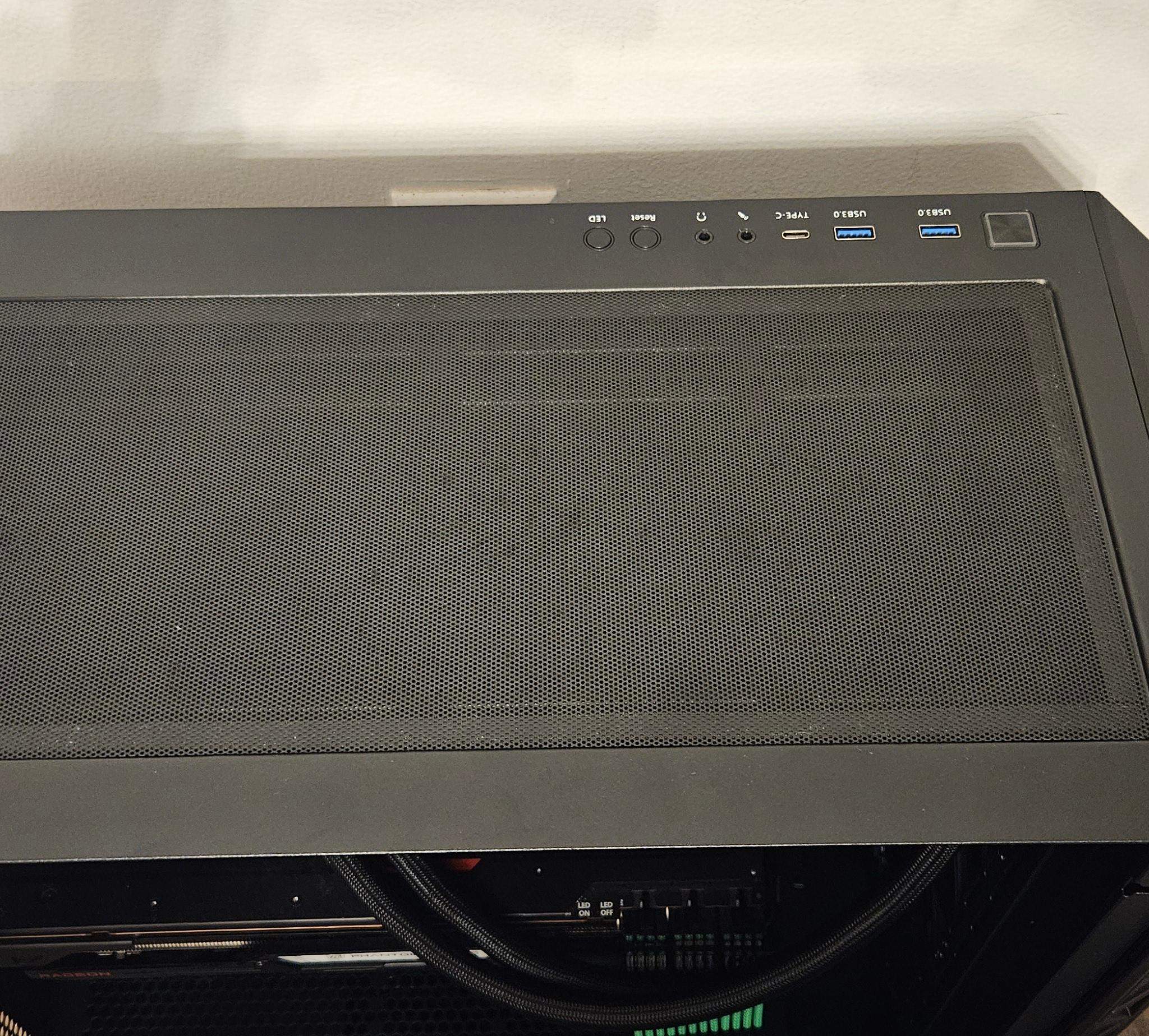 RX 6800 XT 16GB Phantom Gaming and Ryzen 7 5700