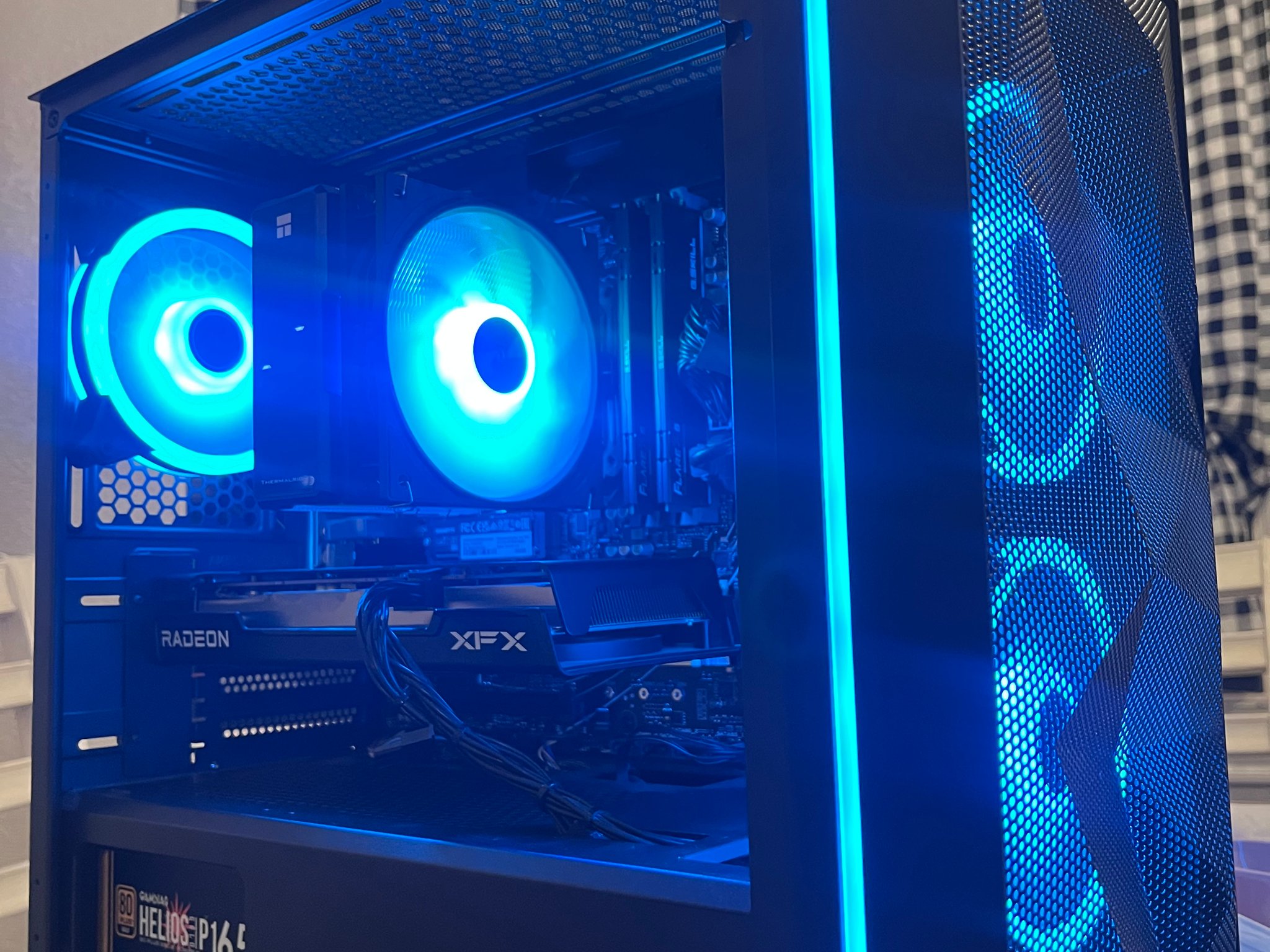 Custom Gaming PC Build with a Ryzen 5 9600x and 32 Gigs of ddr 5 ram
