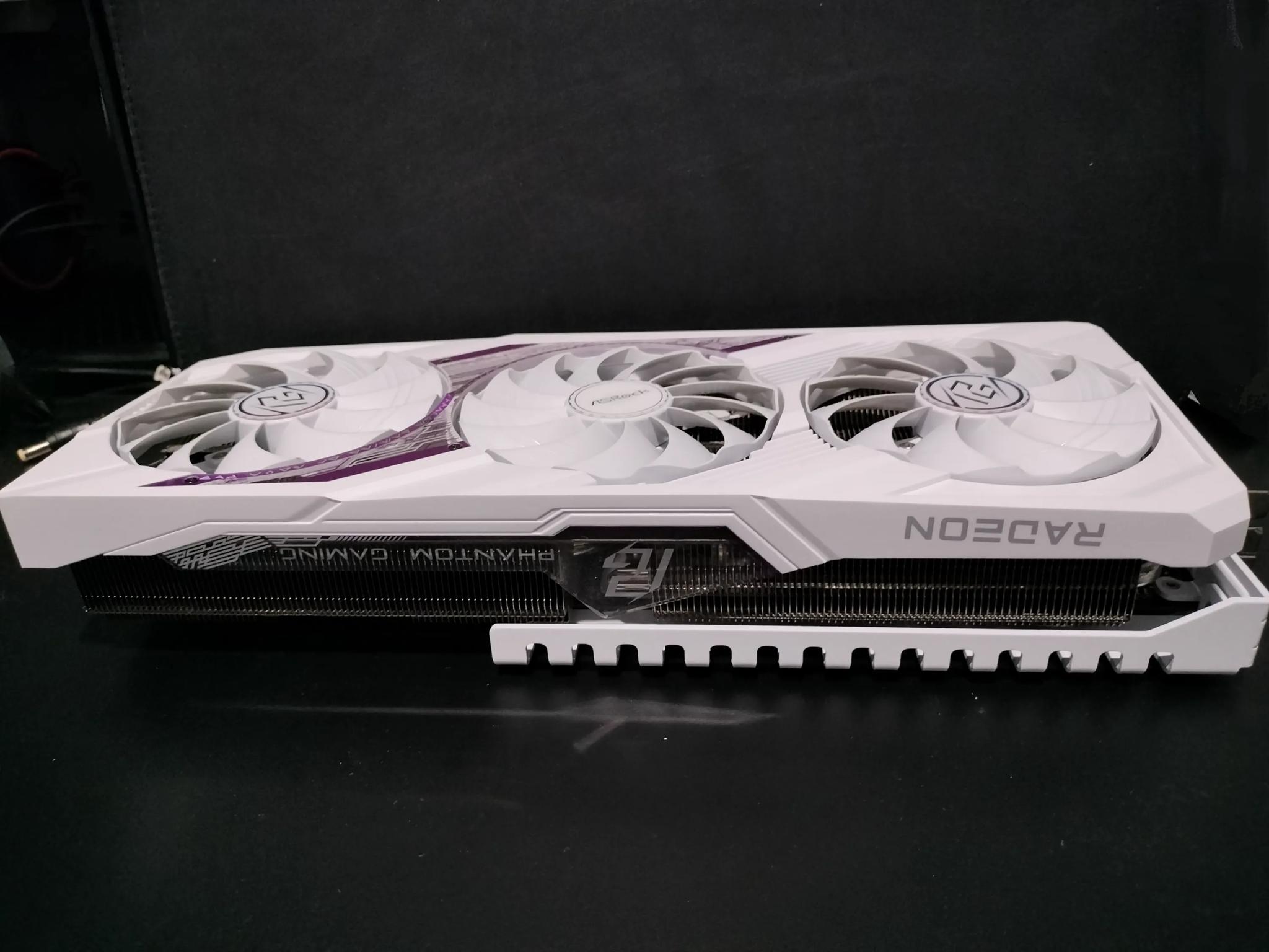 ASRock AMD Radeon RX 7900 XT Phantom Gaming White RGB Overclocked Triple Fan 20GB GDDR6