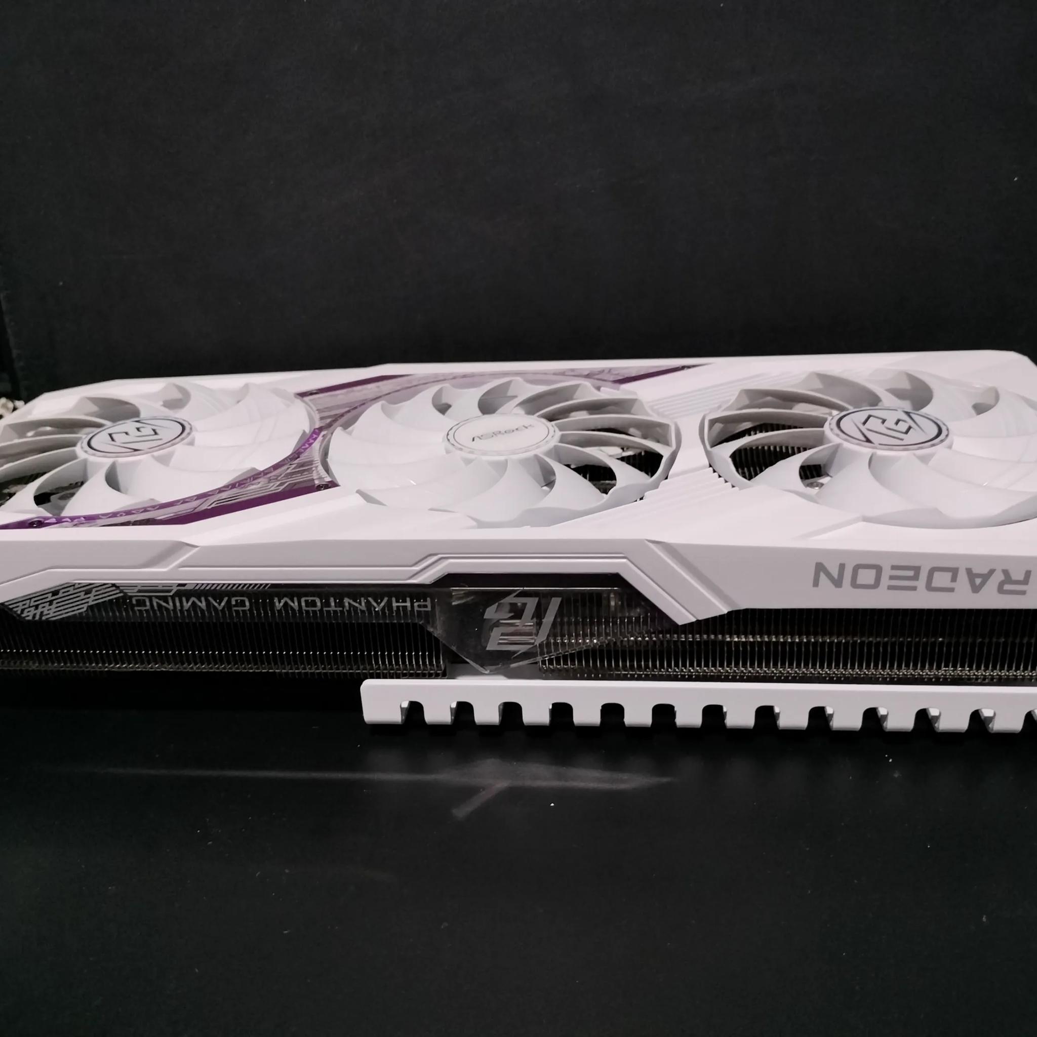 ASRock AMD Radeon RX 7900 XT Phantom Gaming White RGB Overclocked Triple Fan 20GB GDDR6