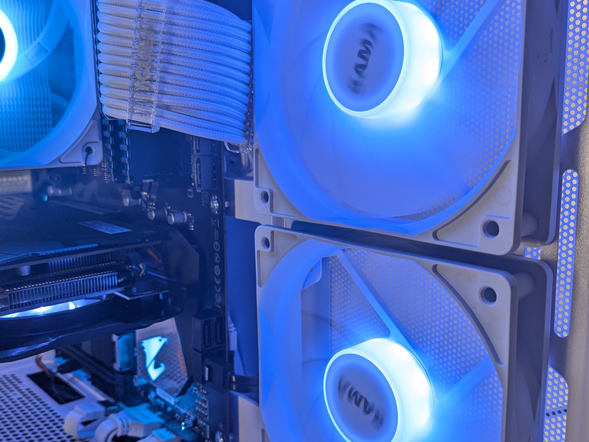 White RGB Gaming PC | 16GB RAM | WiFi | Ready to Play Fortnite, Minecraft, Valorant