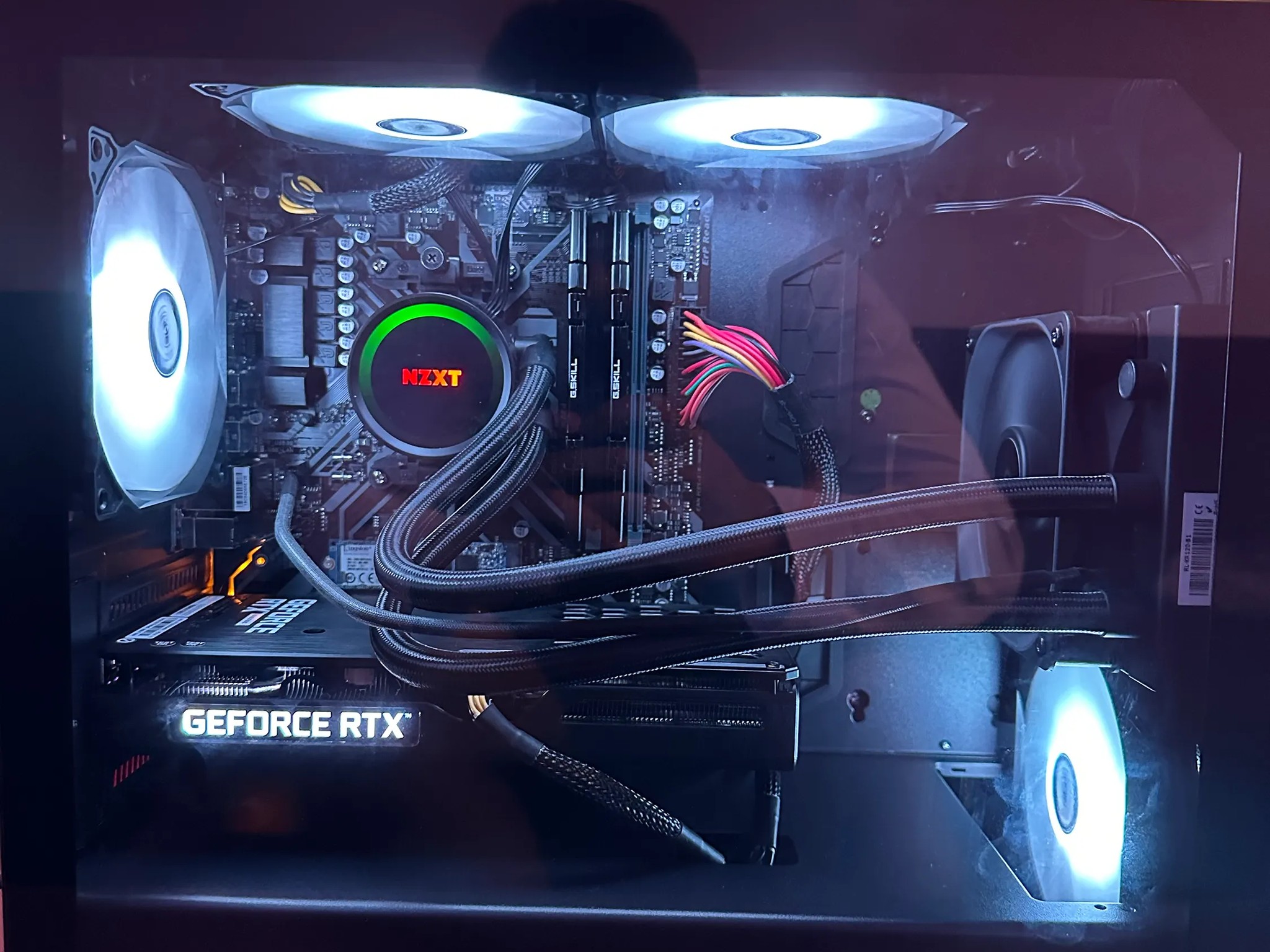 Ryzen 5 2400g/RTX 3050/16gb 3200mhz Custom Gaming PC