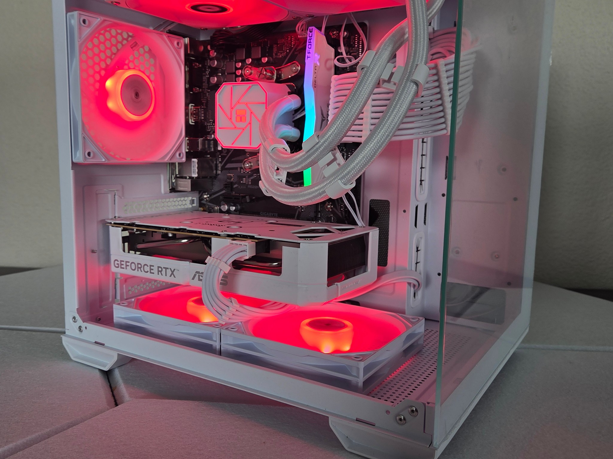 🐻‍❄️🤍❄️ Frost Mirage | RTX 5060 White Edition | Ryzen 5 5500 | AIO Liquid Cooled ❄️🤍