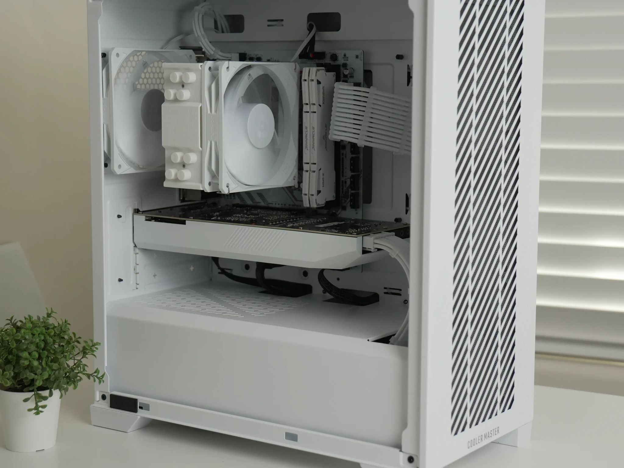 White Beauty Gaming PC | RTX 3070 | Ryzen 5 5600 | 32GB RAM | WIN 11 | WIFI |