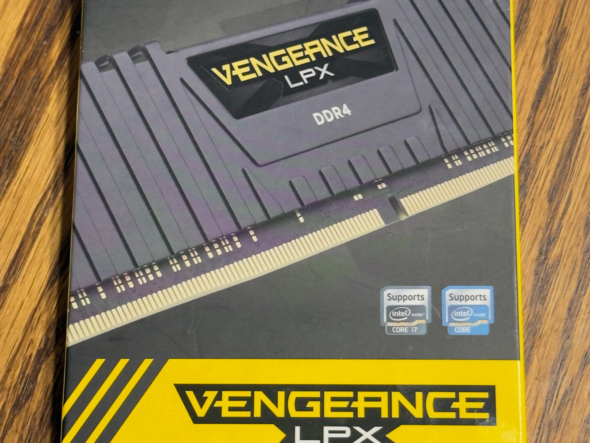 CORSAIR VENGANCE LPX 32GB 3200MHz - Excellent condition.