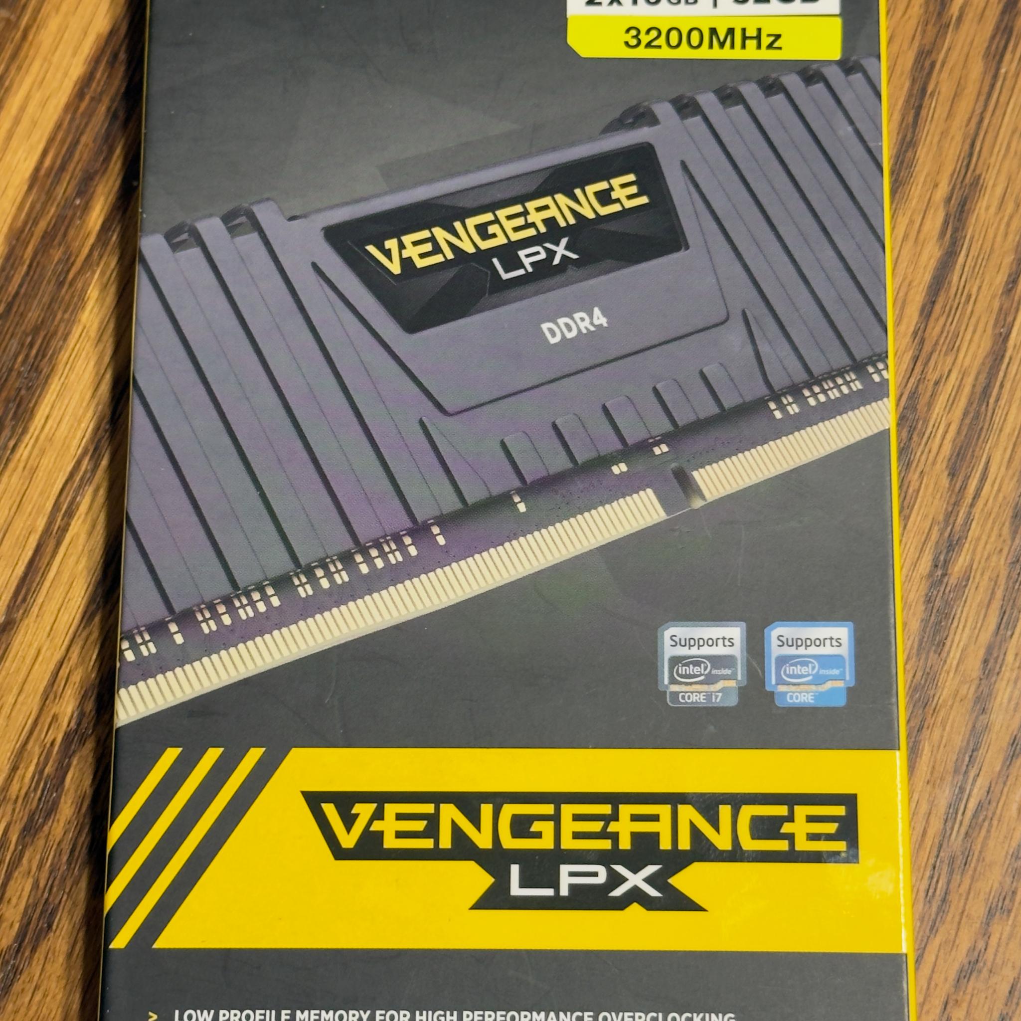 CORSAIR VENGANCE LPX 32GB 3200MHz - Excellent condition.