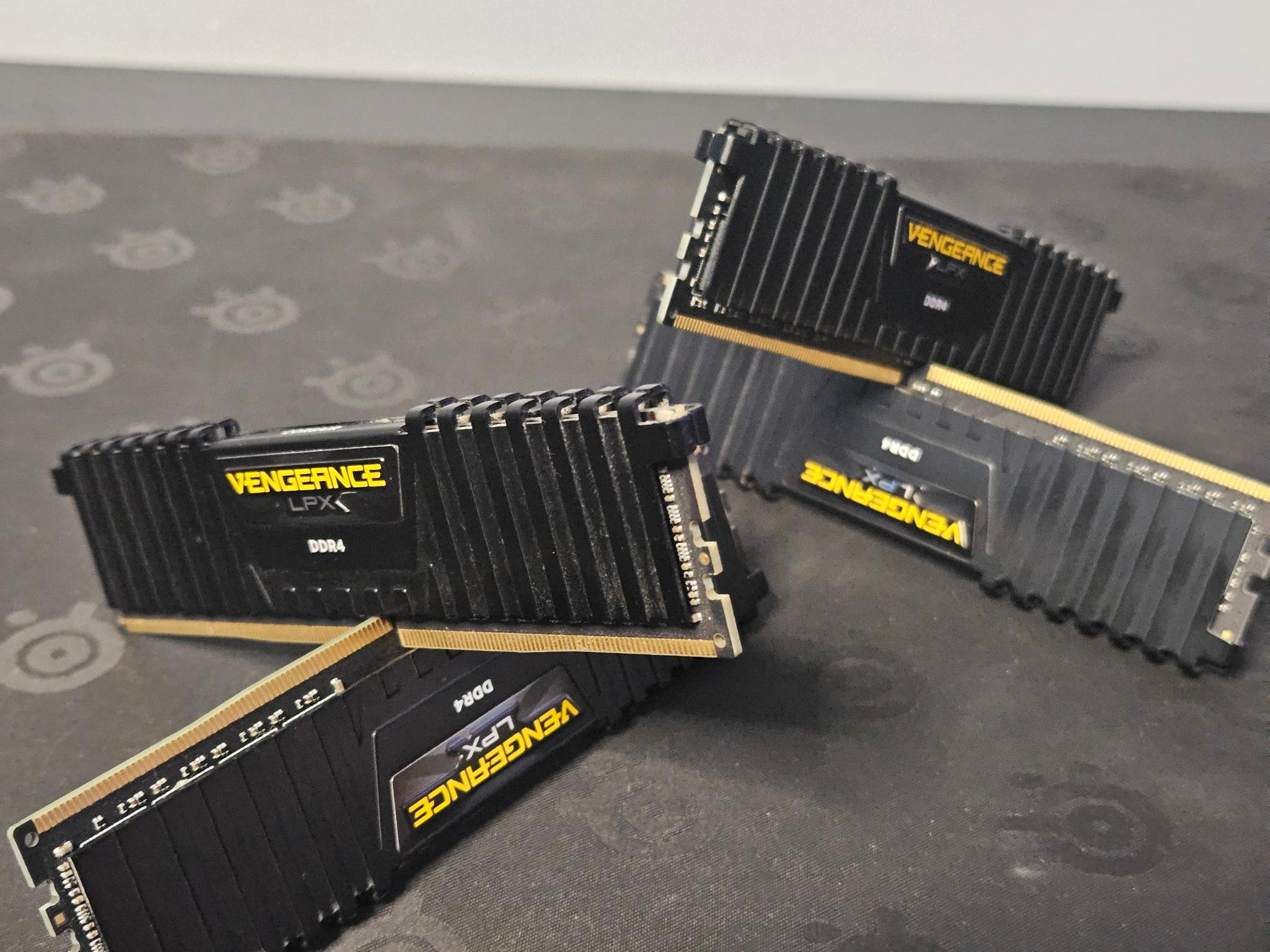 Corsair Vengeance LPX 16GB (4×4GB) DDR4 DRAM