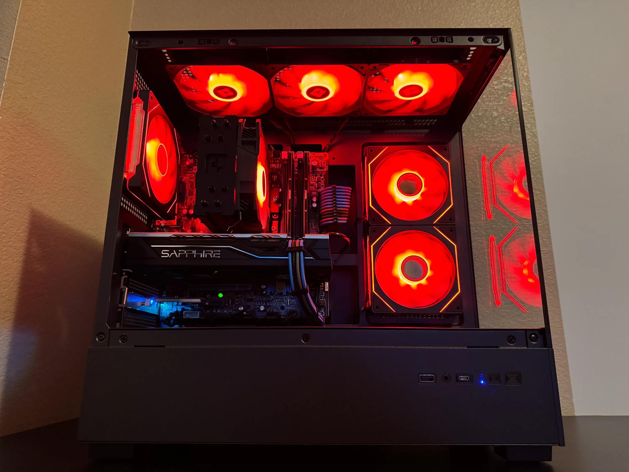 Intel i7 | RX 580 8GB | 500GB SSD | 16GB RAM | WiFi & Bluetooth