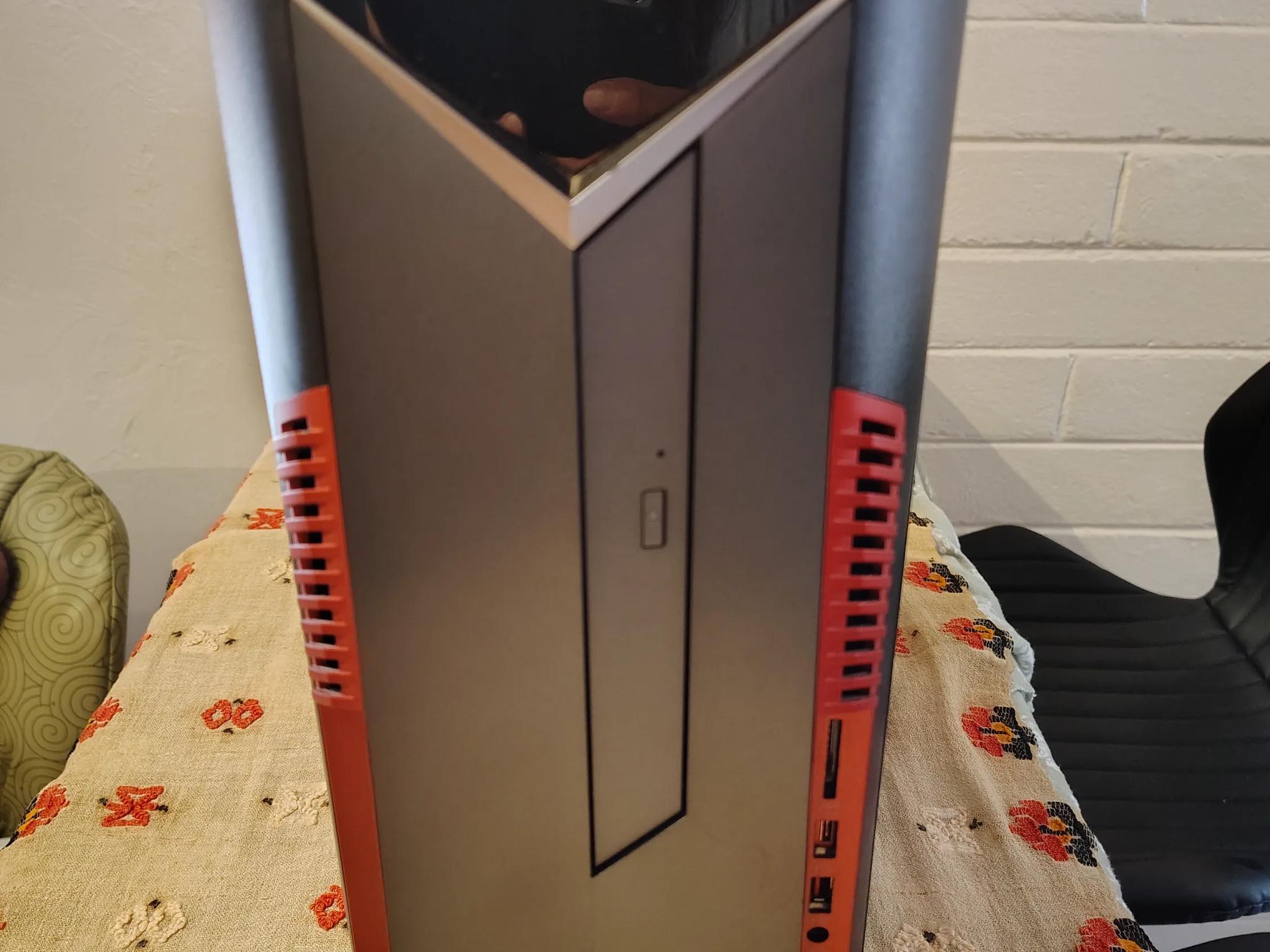 Crimson Reboot | GTX 1660 Ti | Intel Core i5 | 16 GB RAM | 512 GB SSD