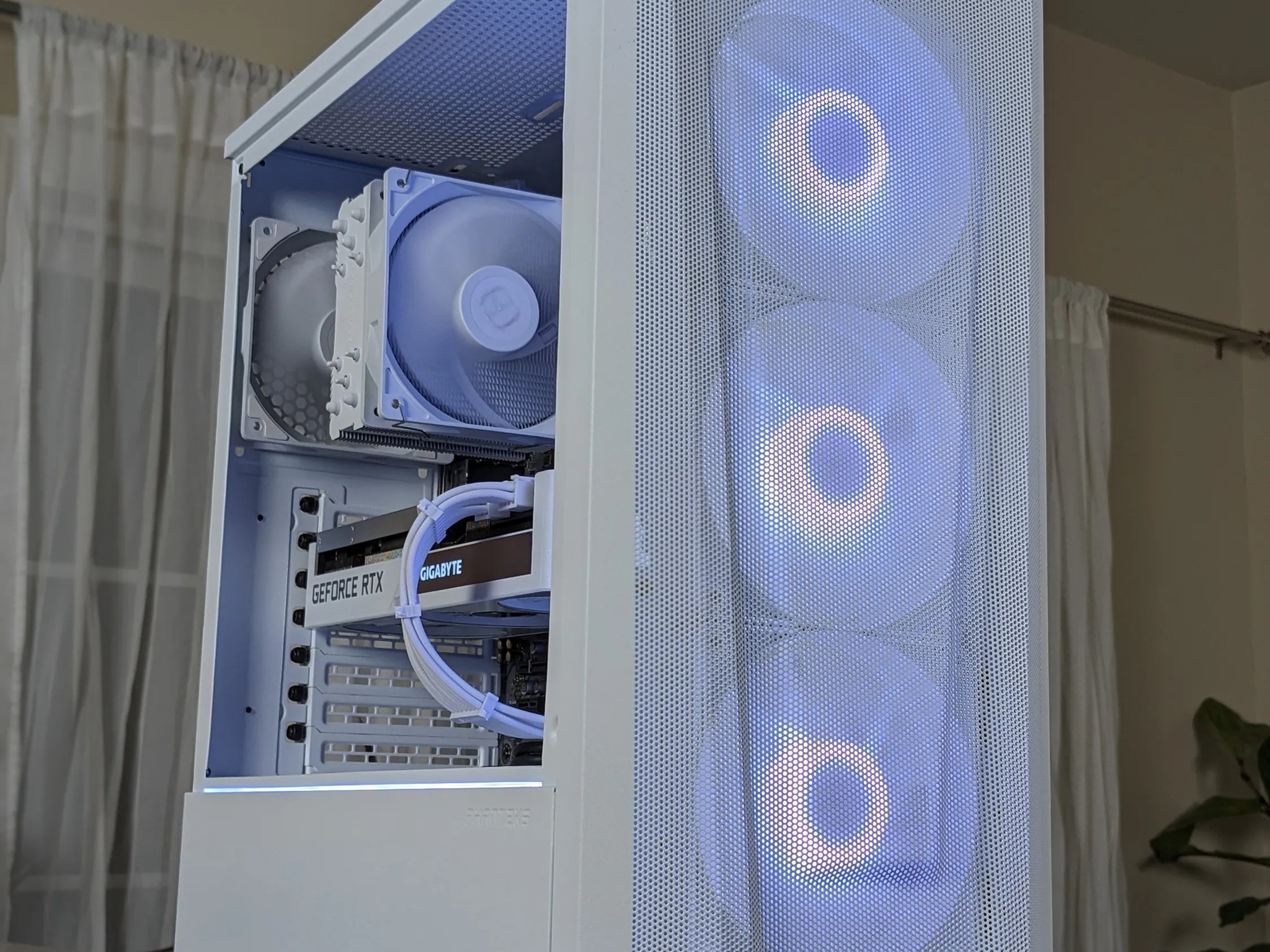 Mid Range All White Gaming PC - Ryzen 5 5600 - RTX 3070