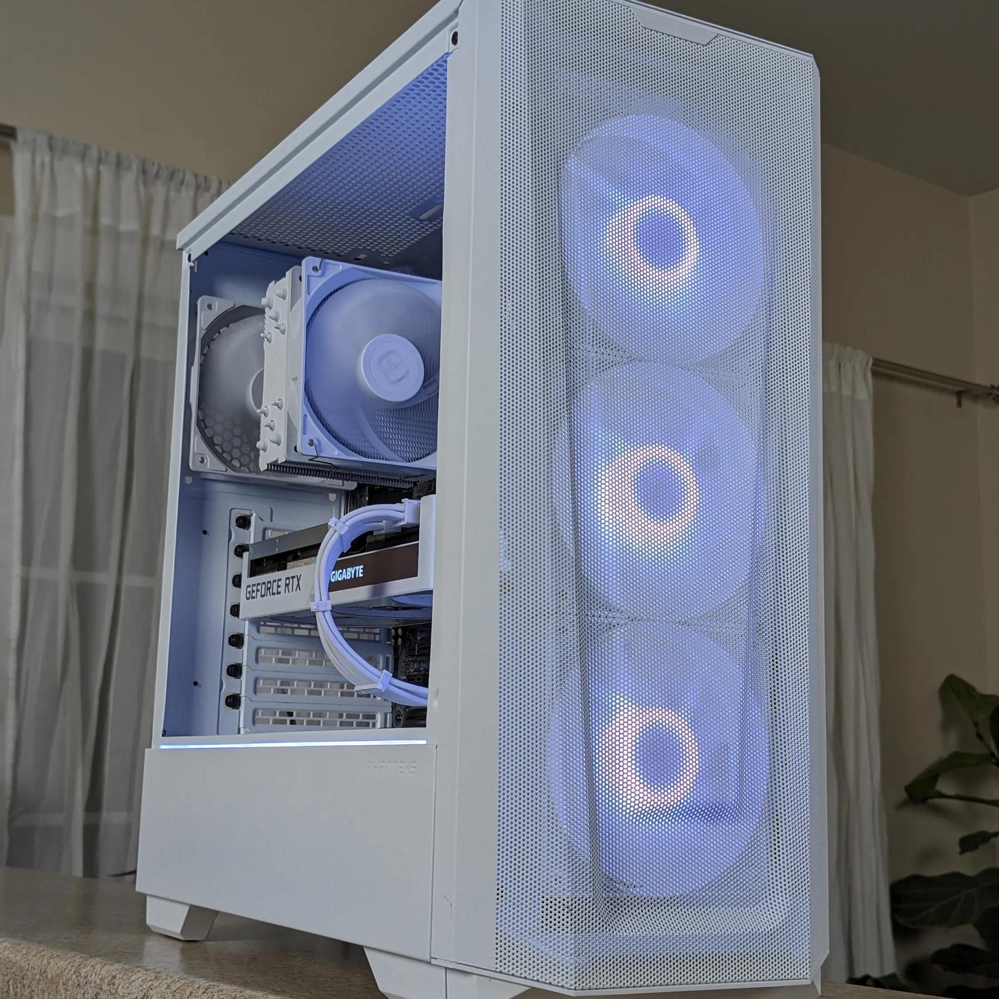 Mid Range All White Gaming PC - Ryzen 5 5600 - RTX 3070