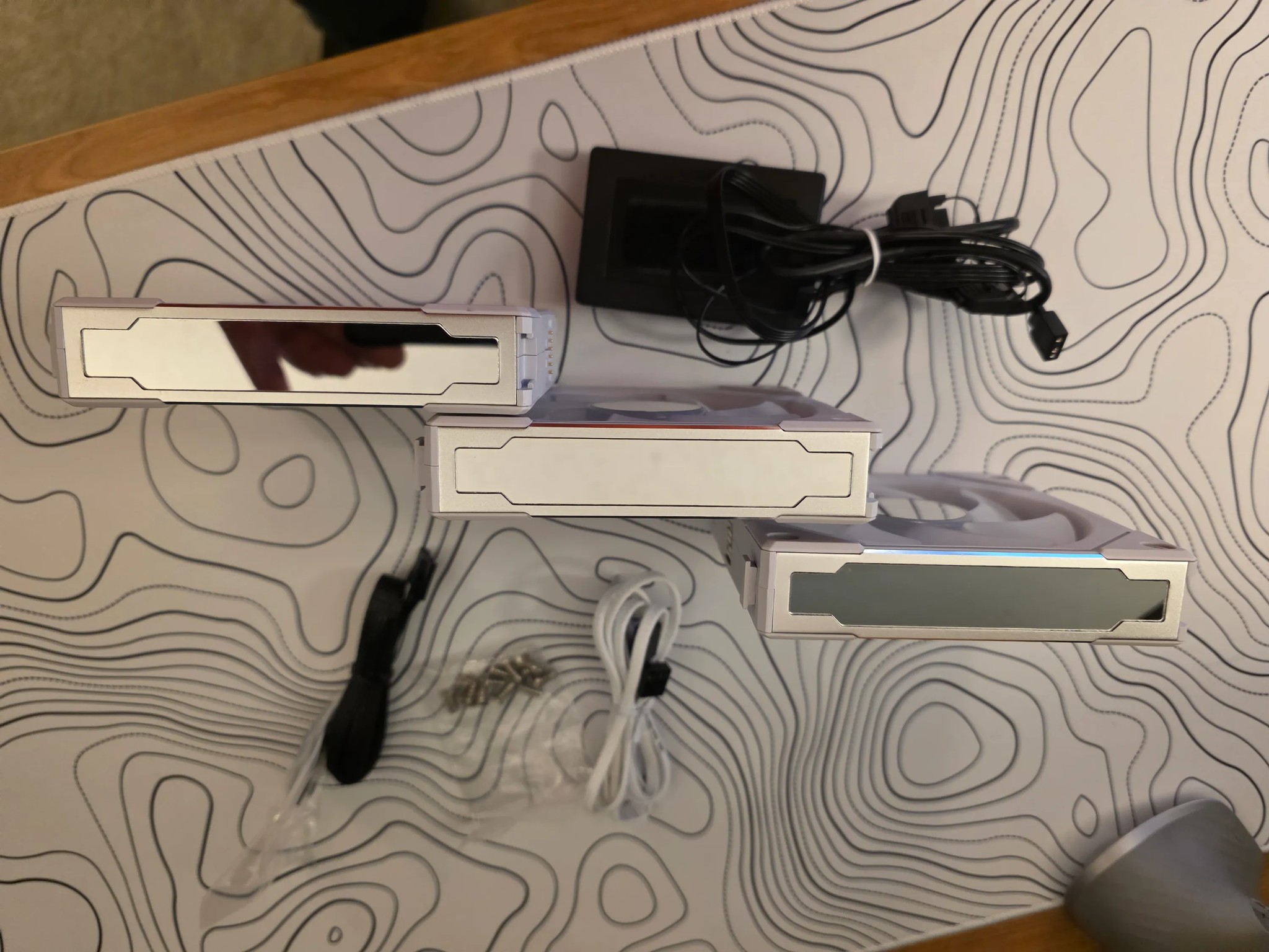 Lian Li UNI Fan SL Infinity Fluid Dynamic Bearing 120mm Case Fan - 3 Pack W/ Controller  (WHITE)