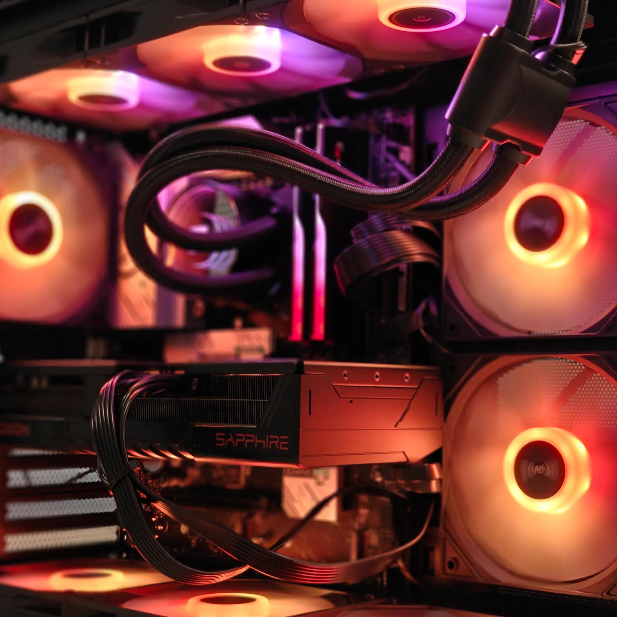 1440P - AMD Radeon RX 9070 - Intel Core Ultra 7 265K - 32GB DDR5 6000 - 2TB M.2 NVMe Gen 4 SSD