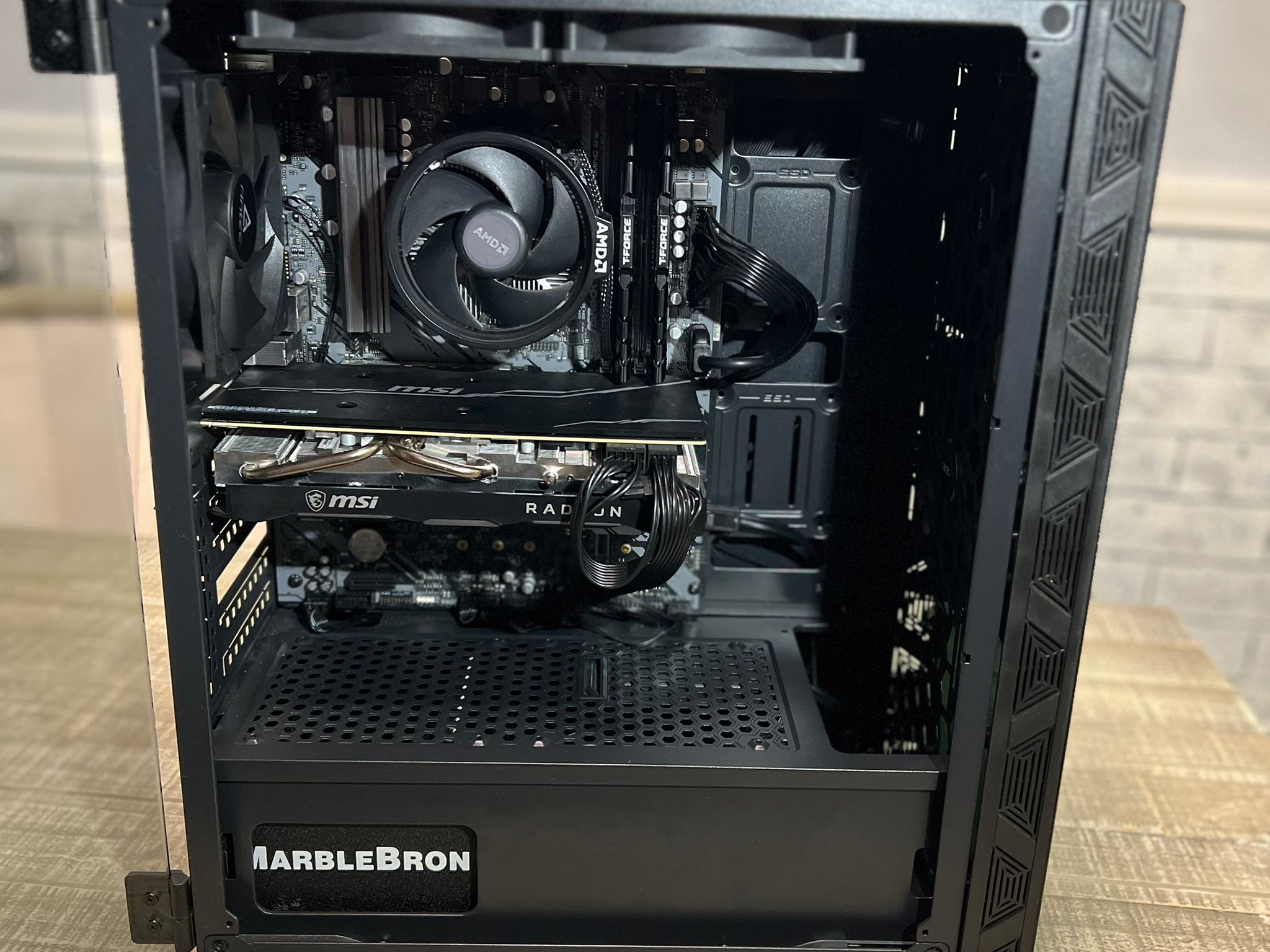 Slightly used gaming pc all black !!!!