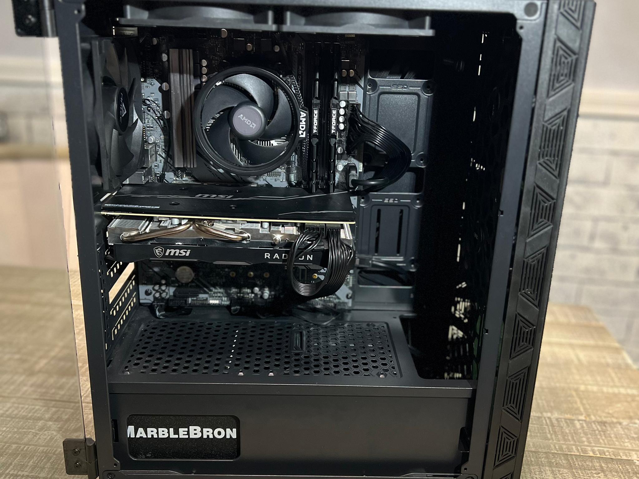 Slightly used gaming pc all black !!!!