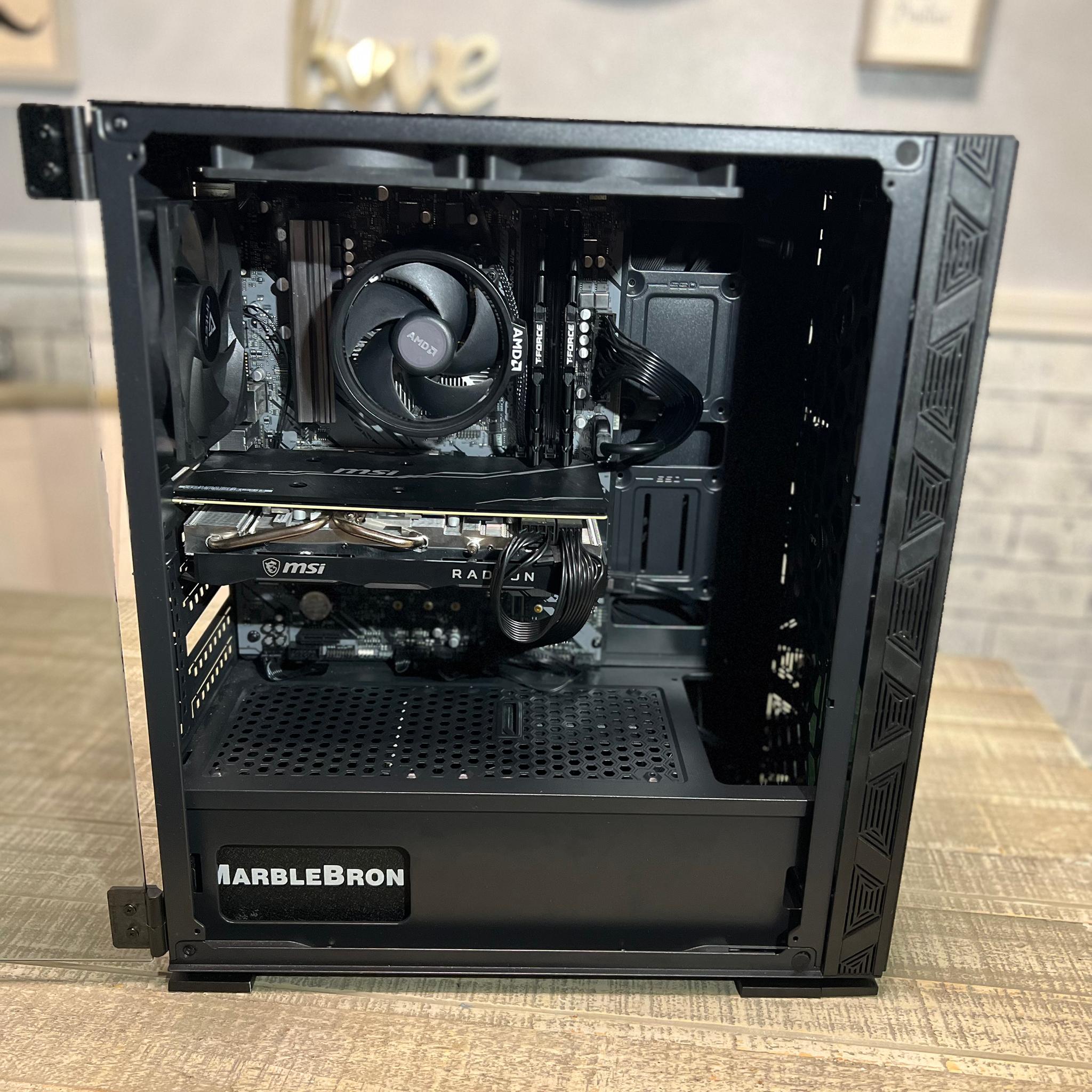 Slightly used gaming pc all black !!!!