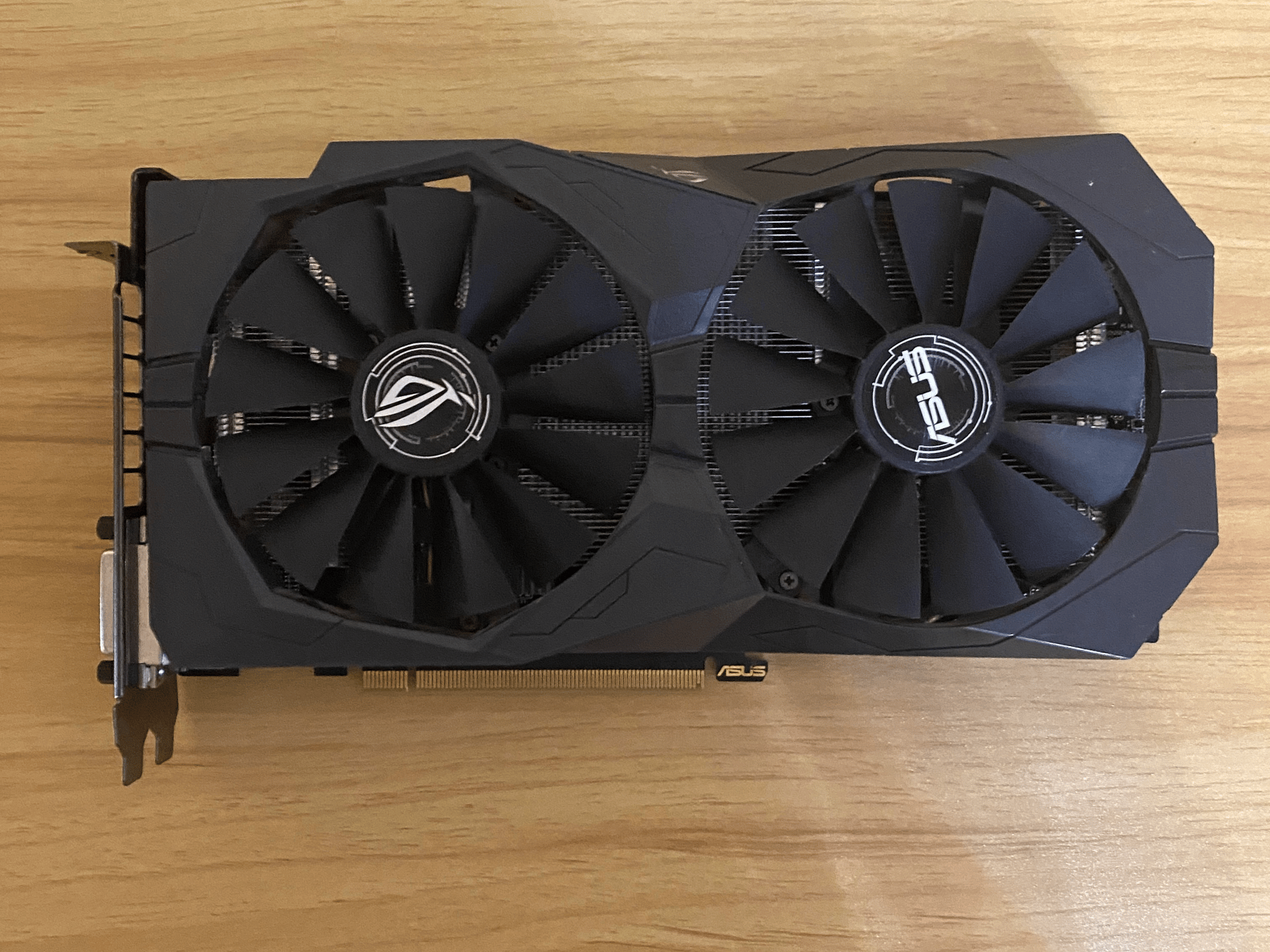 ASUS ROG Strix 570 4gb 