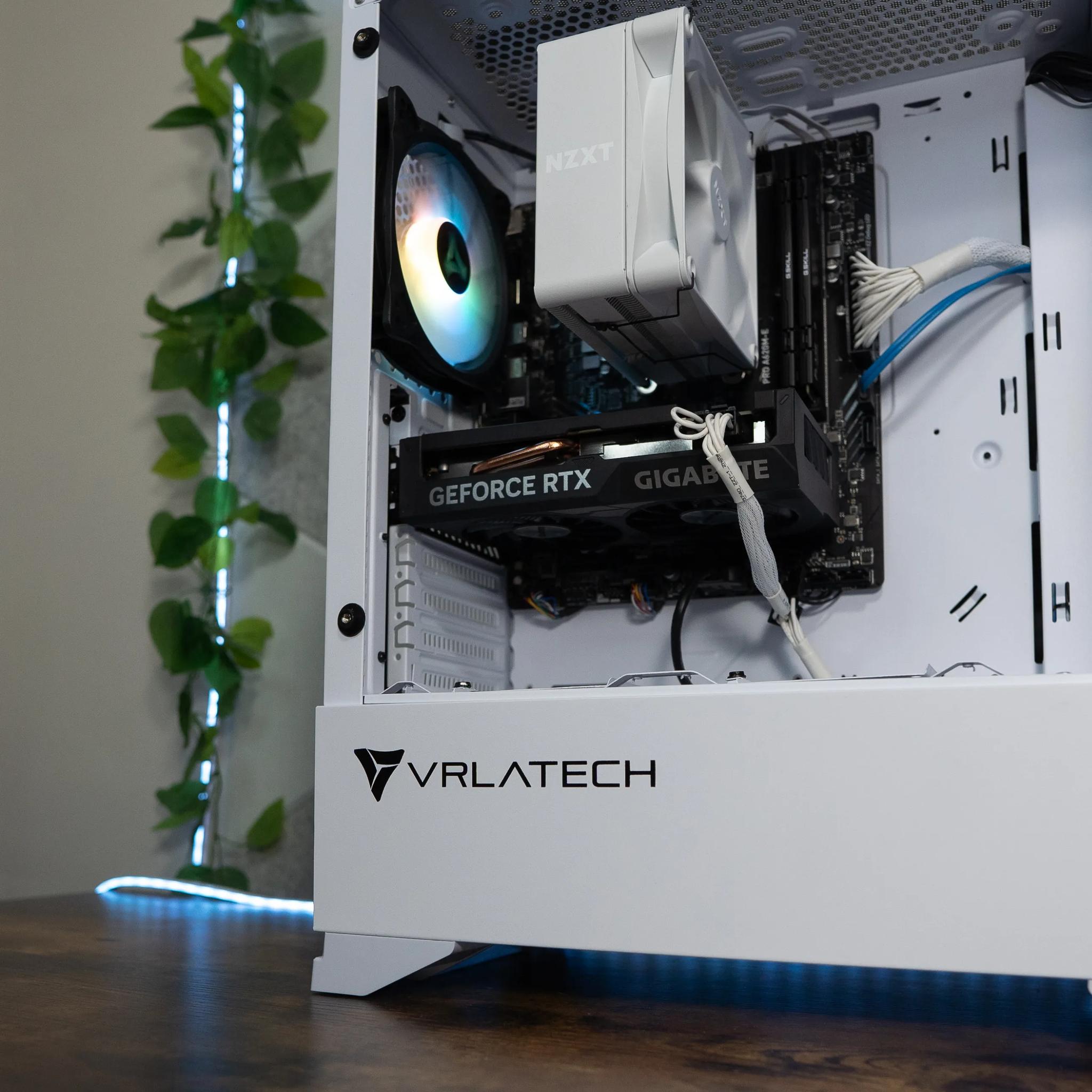 🌨🌨 | GIGABYTE RTX 4060 | RYZEN 5 8400F | 32GB DDR5 RAM | 1.5TB | Arctic Snow
