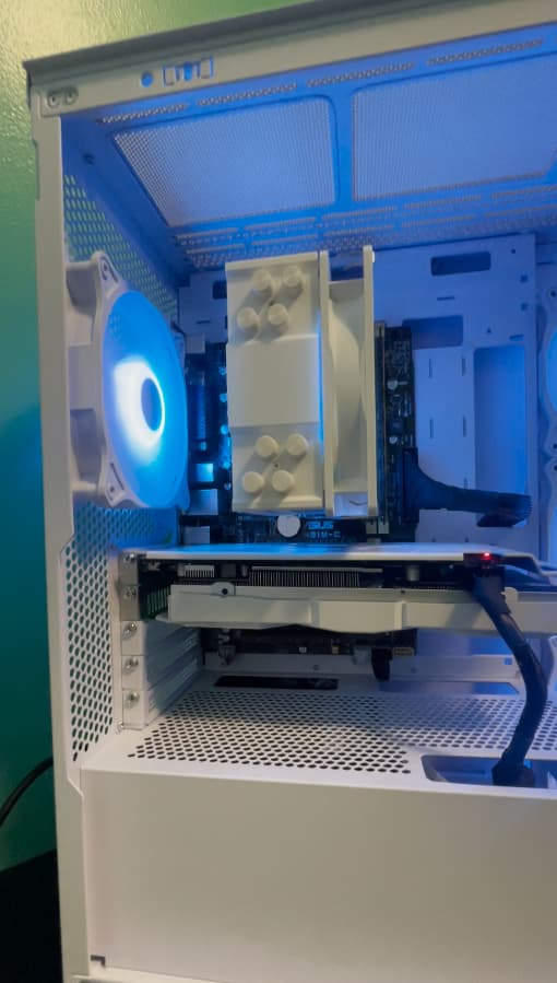 OPEN White Gaming PC| Intel i5 / Amd RX580 / 8GB / 500GB SSD Win 10 Pro WiFi