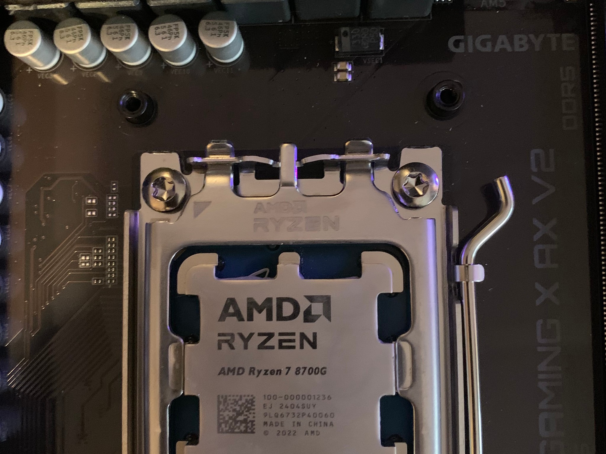 AMD Ryzen 7 8700g + Gigabyte B650 Gaming X AX V2 ATX Motherboard Combo