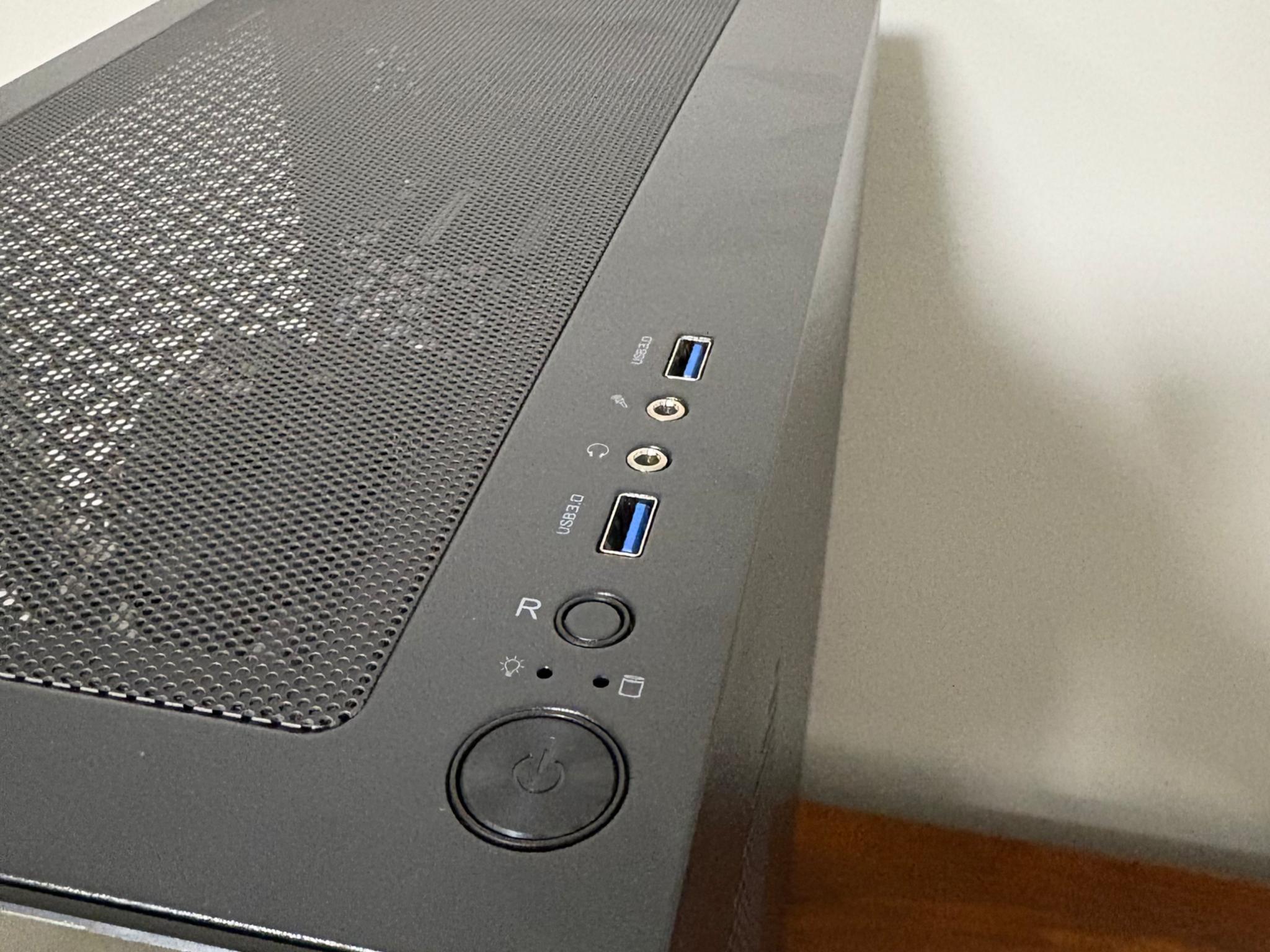 RTX 4070 TI Super | Ryzen 7 7700X | 32GB DDR4 | 1 TB SSD | 750W PSU | 3x 120mm Fan | mATX Case