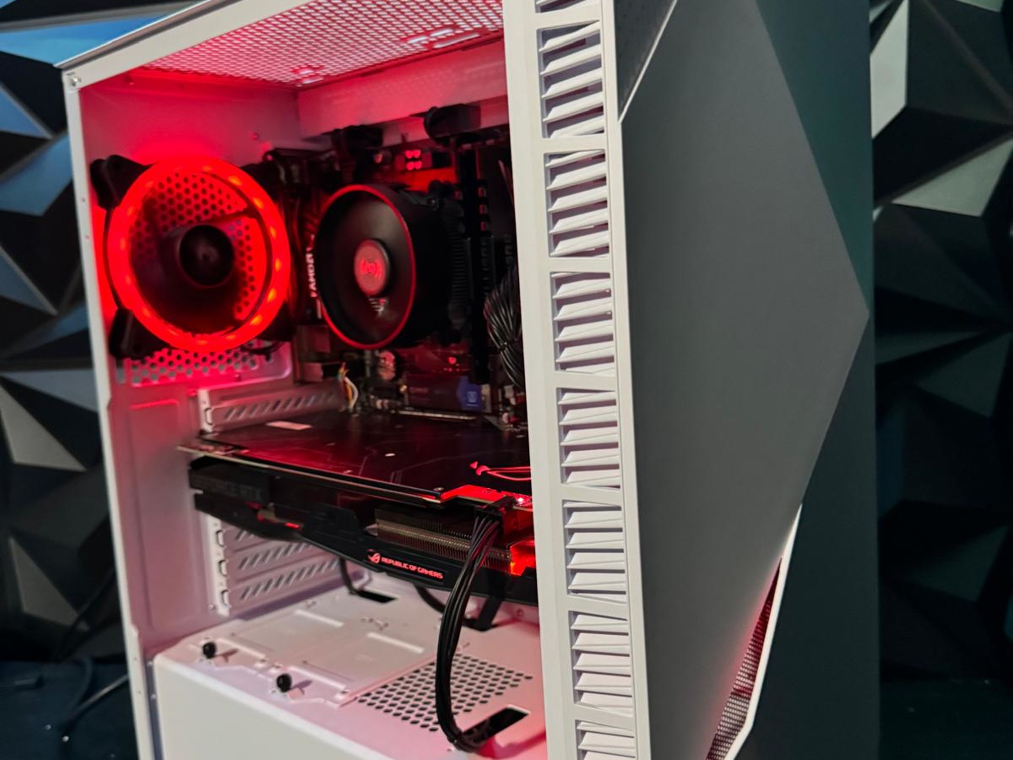❄️ Tusker 3660 RTX Iceberg❄️Ryzen 5 3600| RTX 2060| 16 GB DDR4|1 TB NVMe