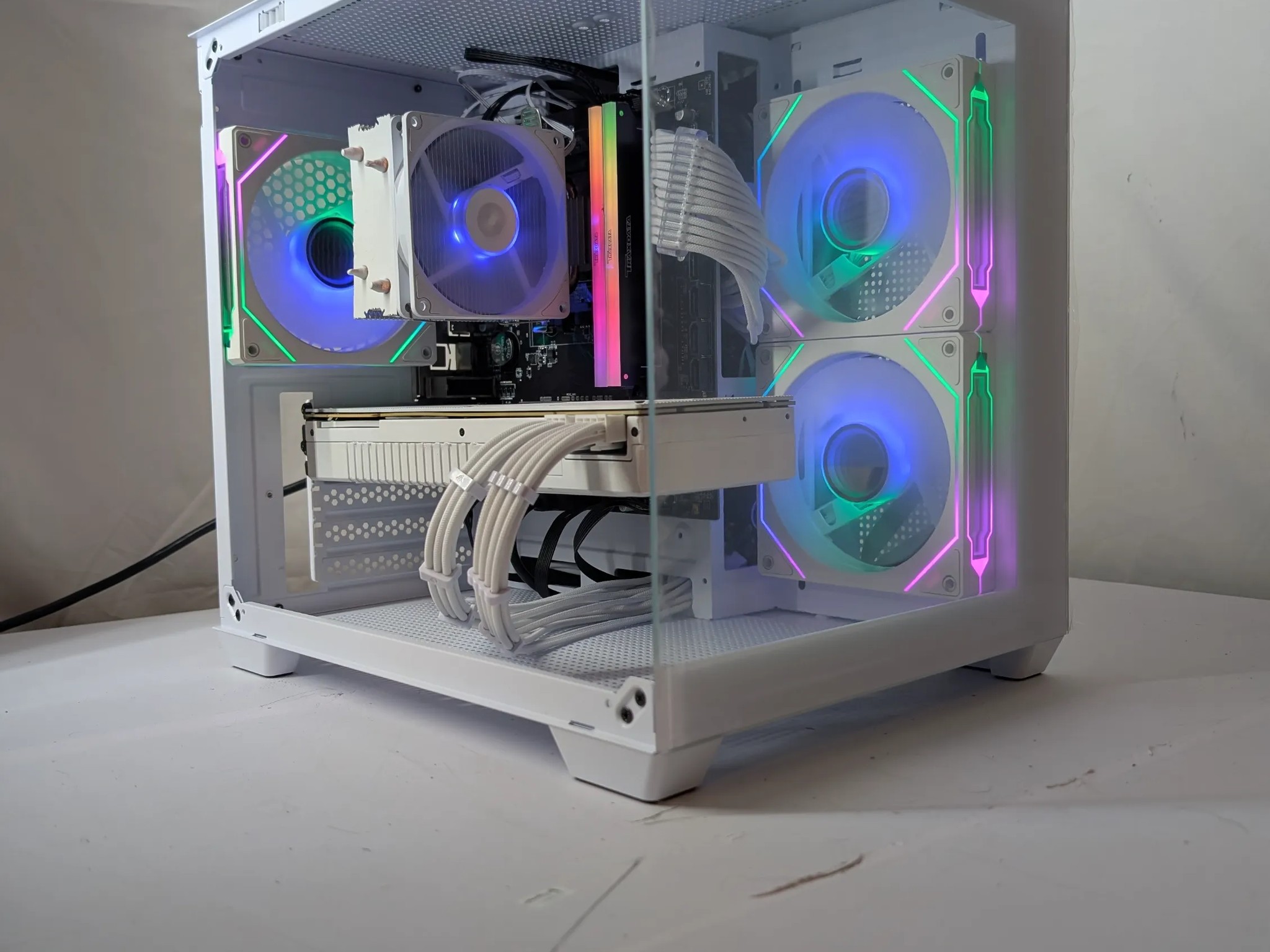 RTX 2080 SUPER | RYZEN 7 3700X | 16GB DDR4 | 500GB NVME