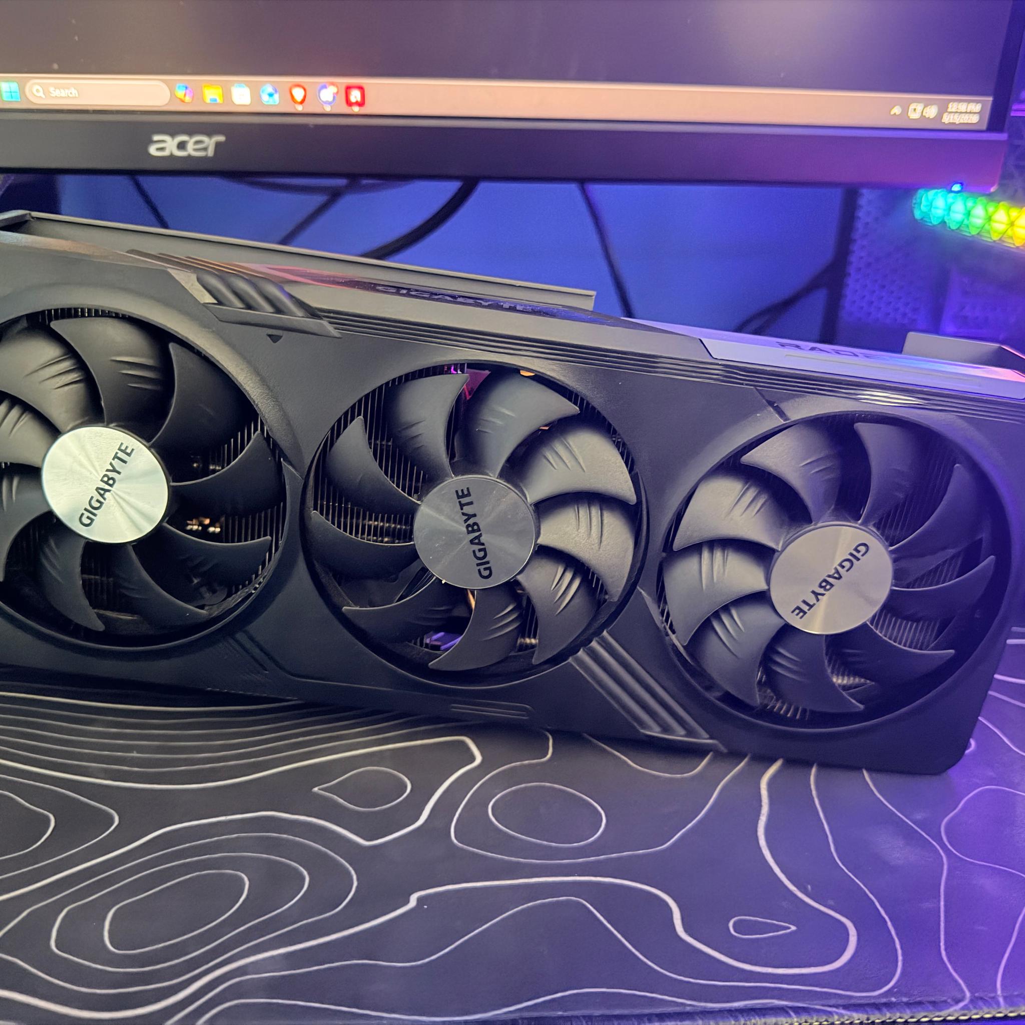 GIGABYTE Radeon RX 7800 XT GAMING OC 16G