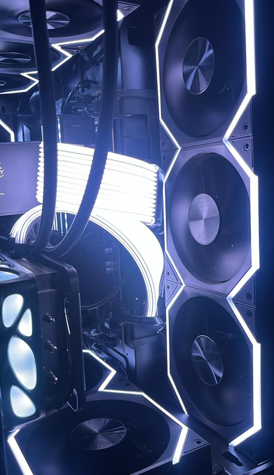 GAMING BUILD | 9070 XT | 7800X3D | 4TB M.2 | 32GB DDR5