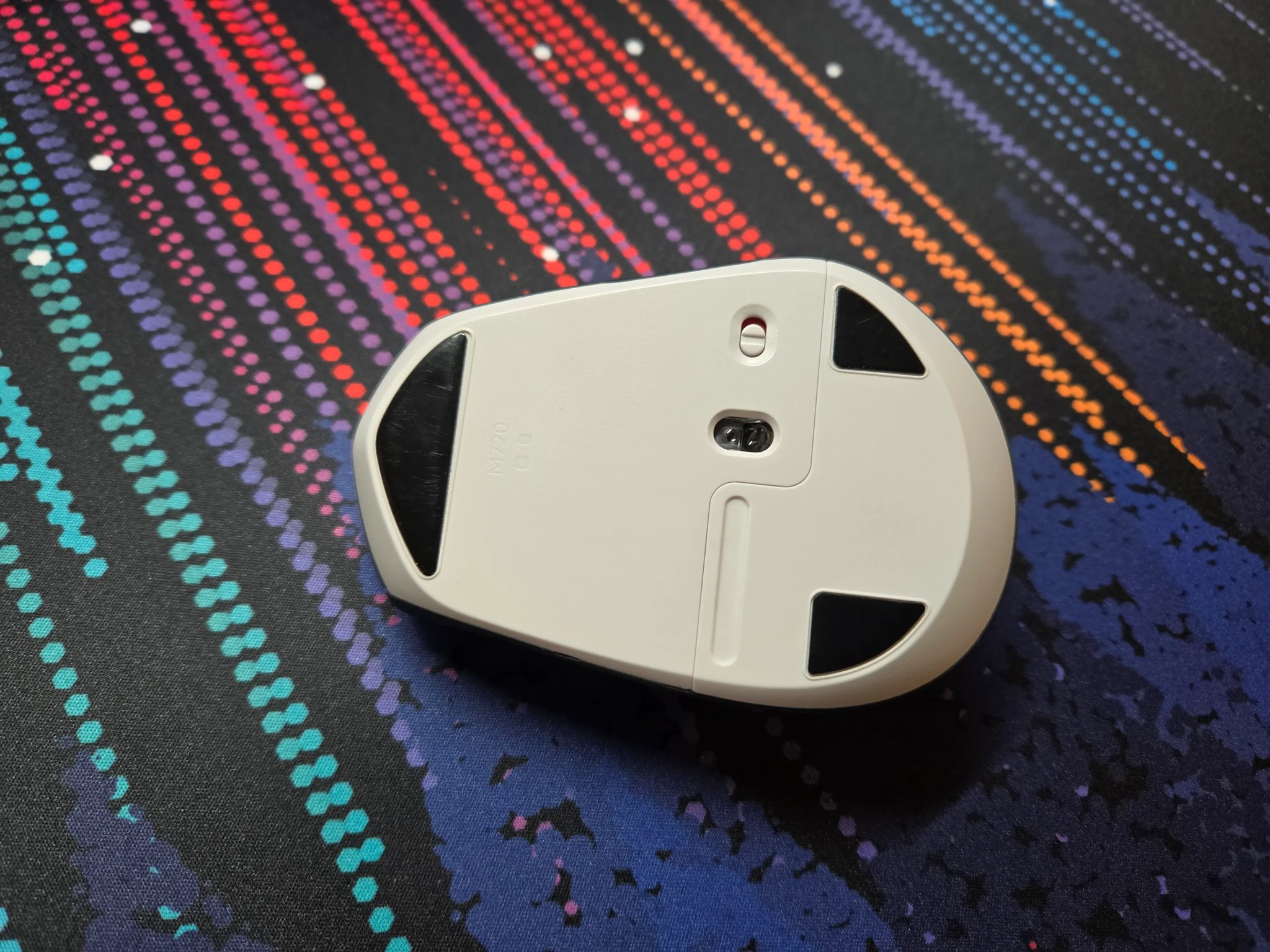 Logitech M720 Triathlon Mouse (+Mouse Pad)