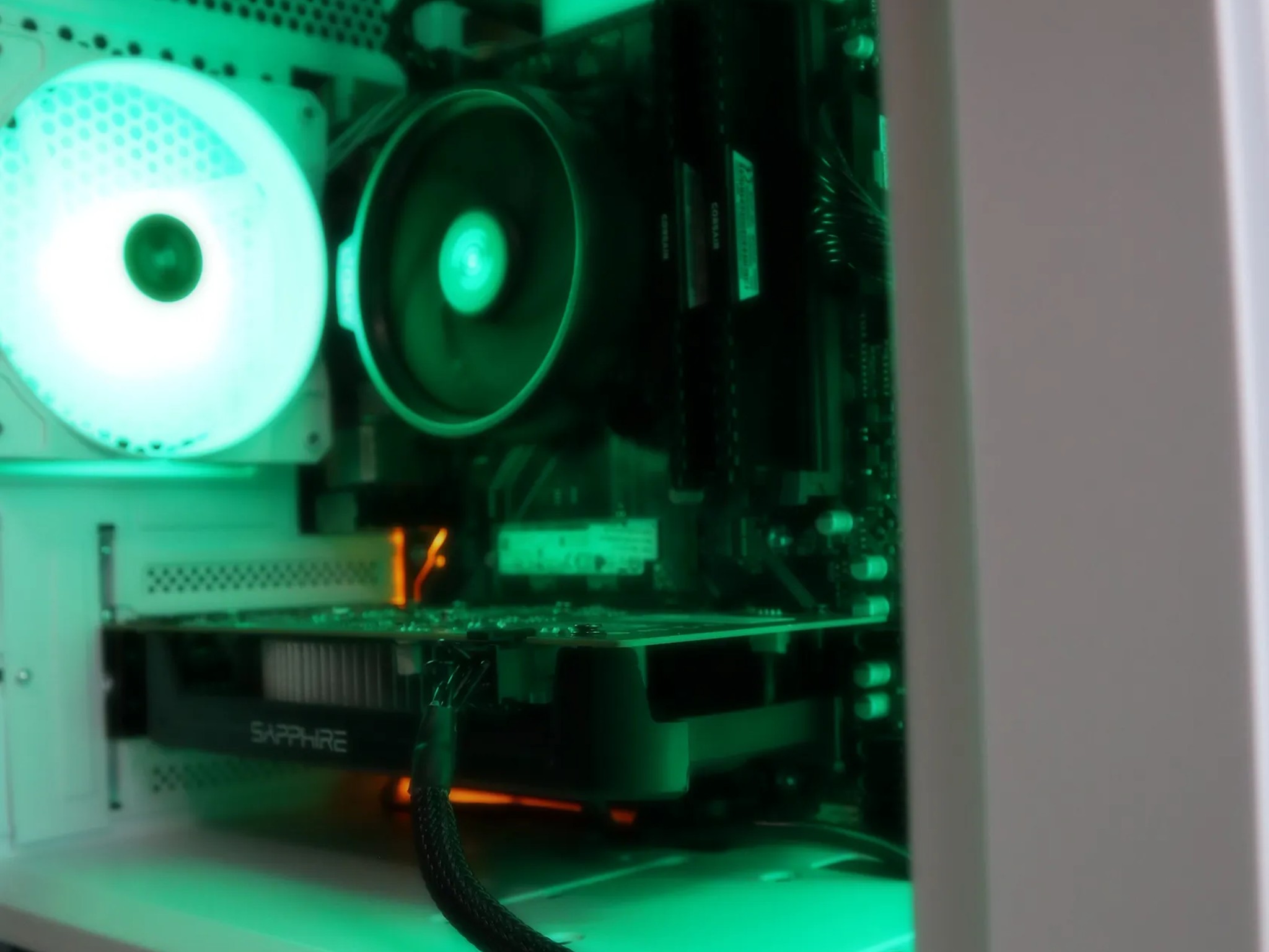 FB-AD  | Ryzen 3 2300X/RX 560 4GB Gaming PC