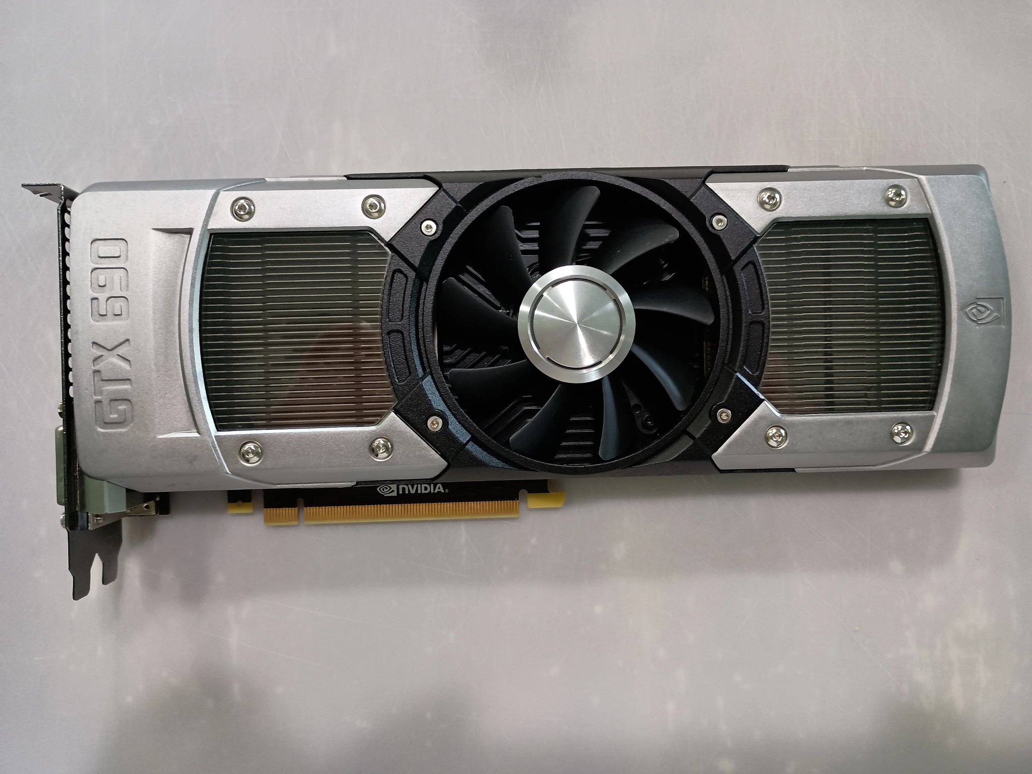 Two GTX 690 GPUs for Quad SLI (with SLI bridge). Tested, works well.